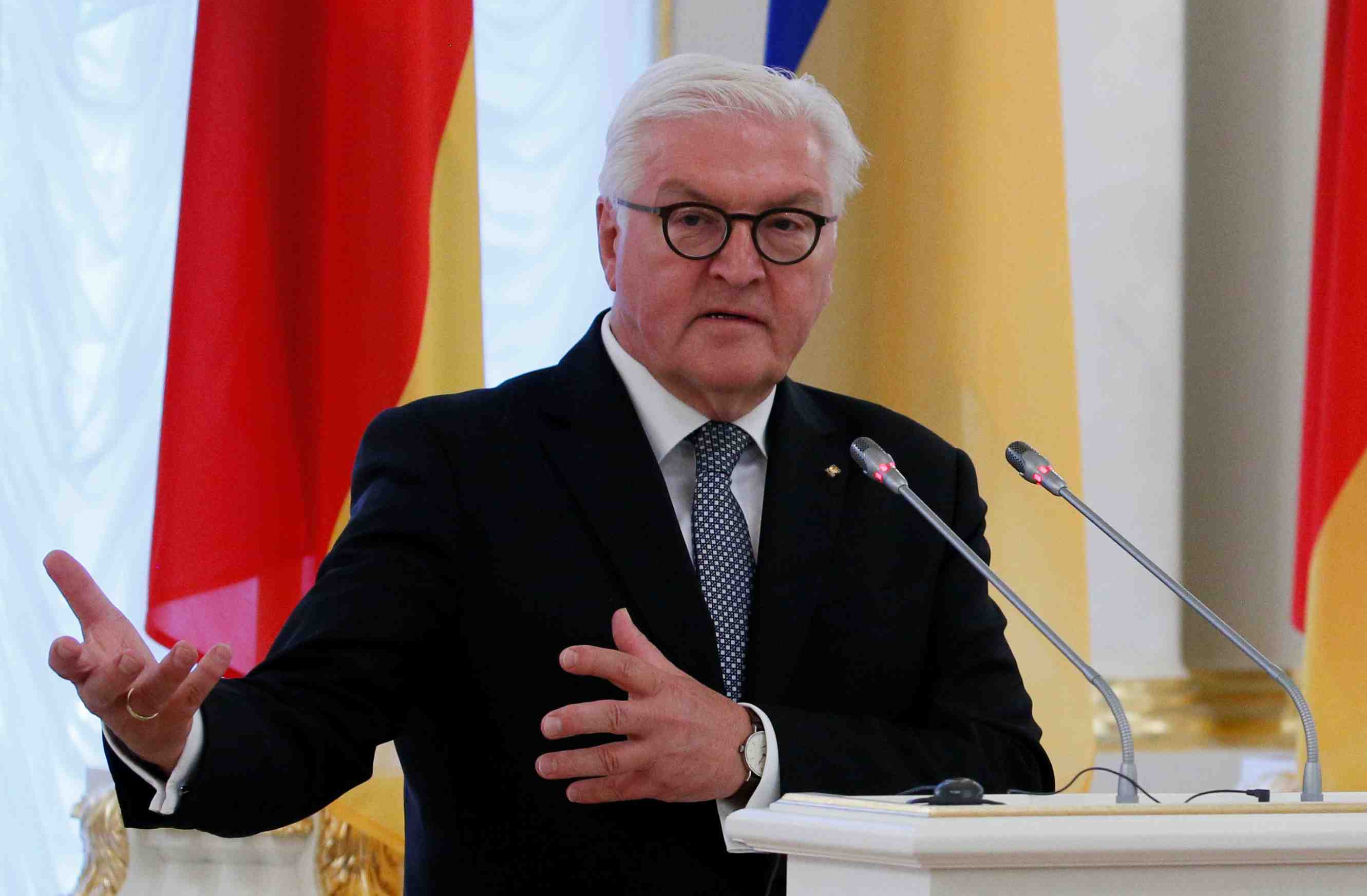 Steinmeier met en garde contre les degats sur la relation usa-ue