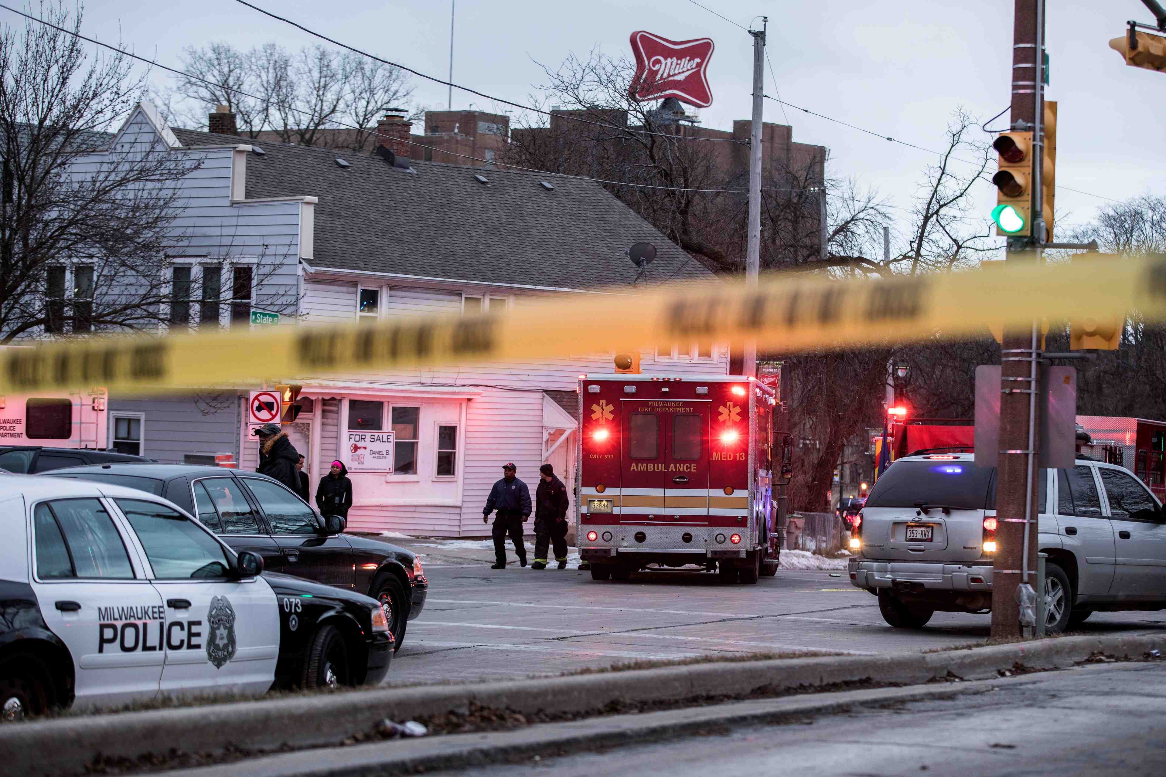 Fusillade au siege d'un brasseur de milwaukee, six morts dont le tireur
