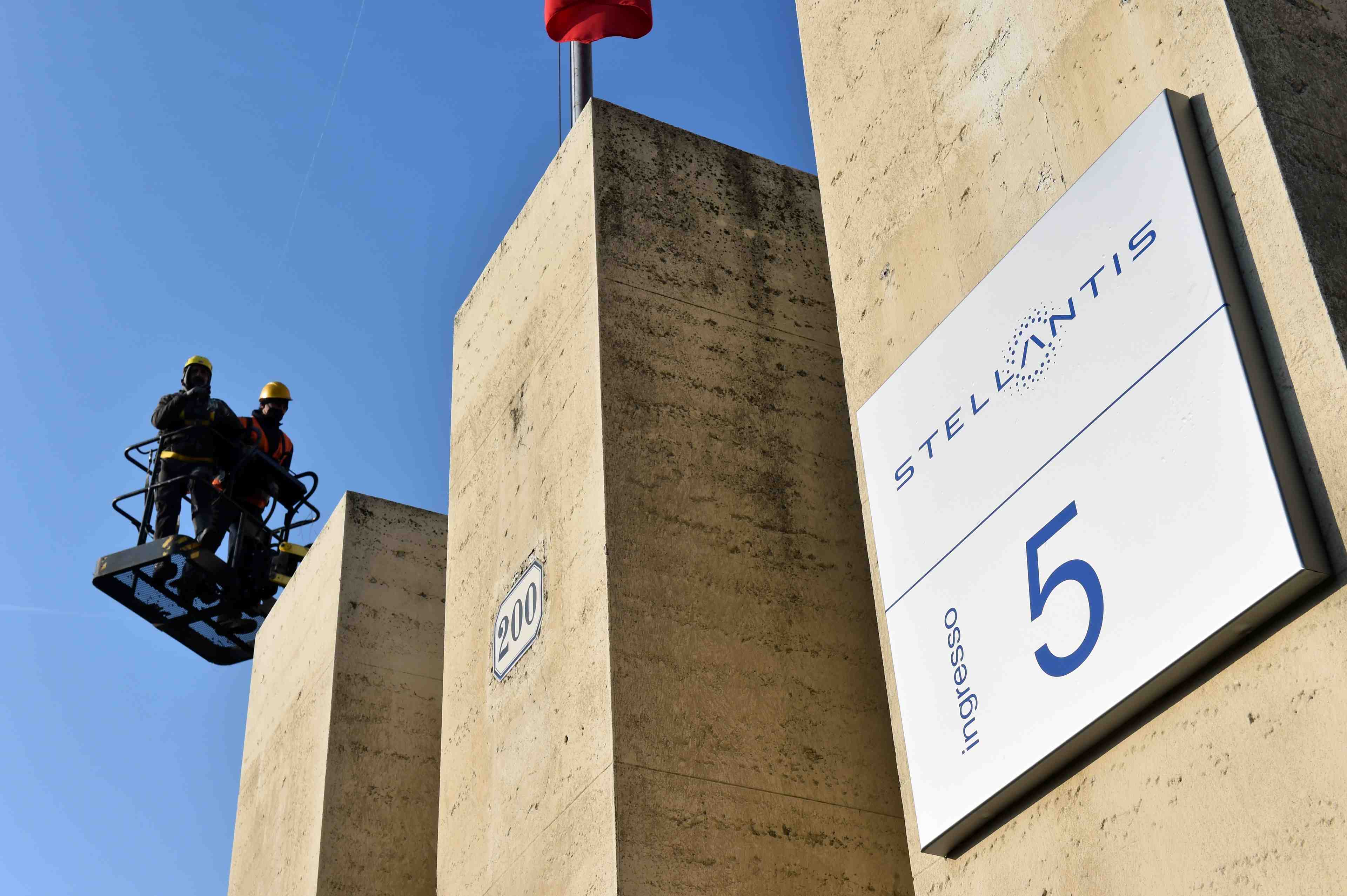 Stellantis ne prevoit pas de suppression d'emplois, selon tavares