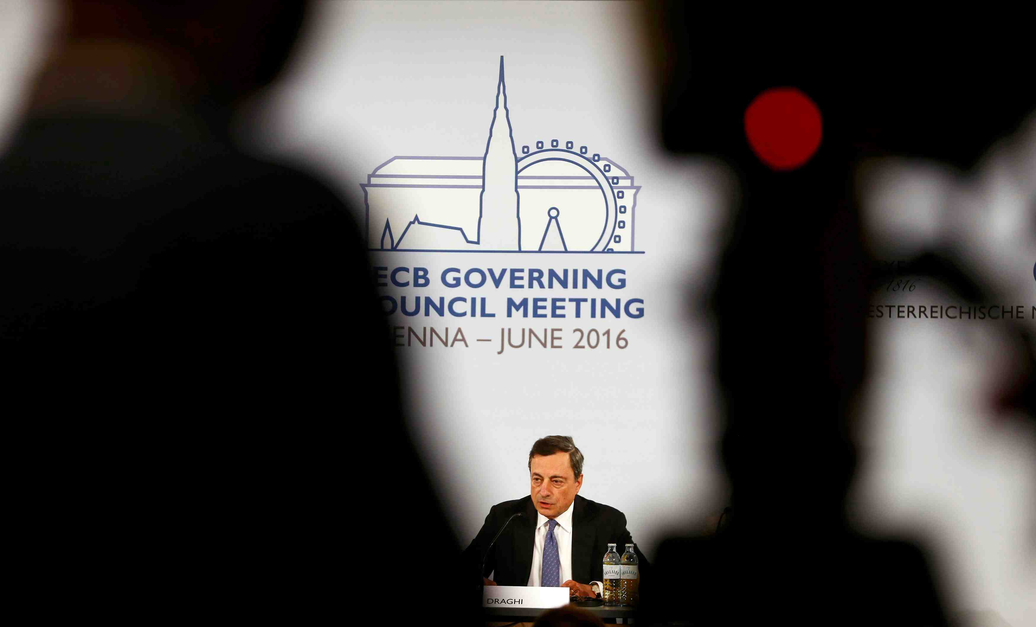 La bce differe sa decision pour la grece