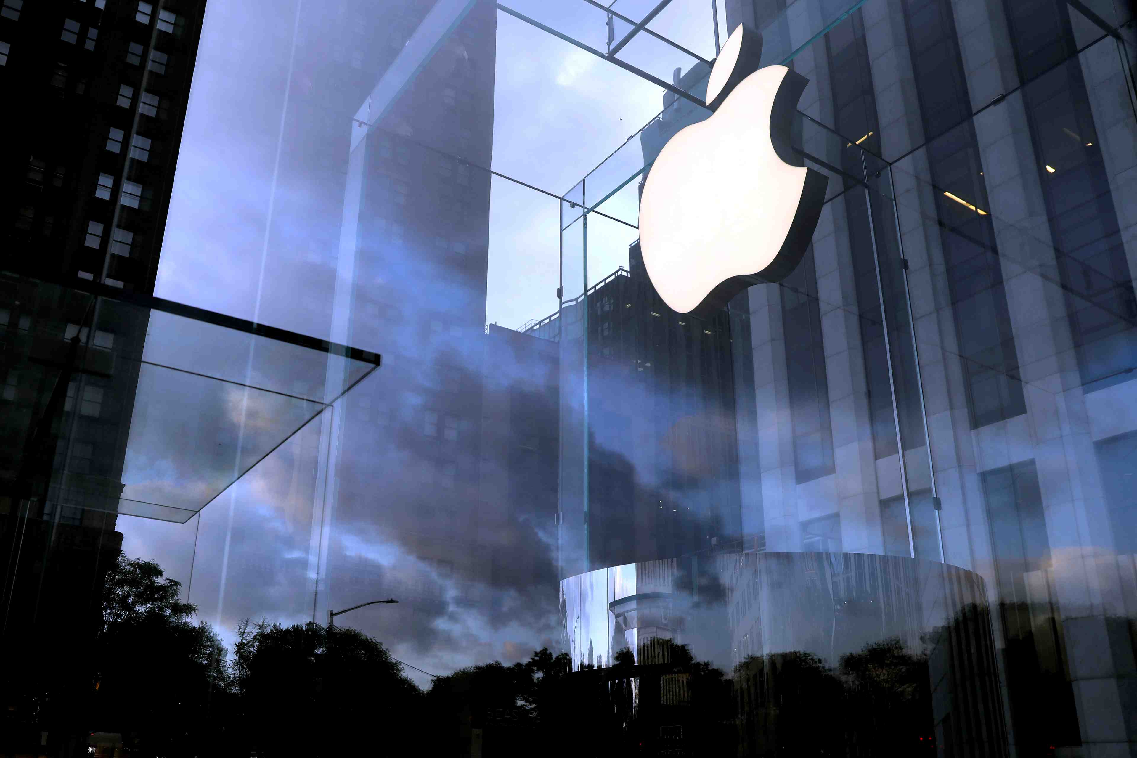 "hi, speed" : apple pourrait presenter de nouveaux iphone le 13/10