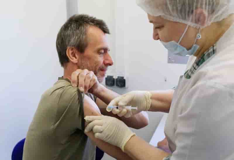 La ville de moscou rend obligatoire la vaccination contre le covid-19 pour certains salaries