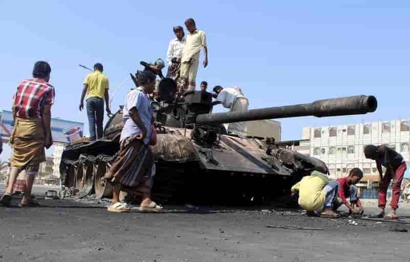 Les houthis se retirent du centre d'aden