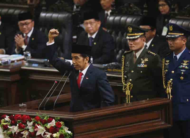 Le nouveau président Joko Widodo intronisé en Indonésie