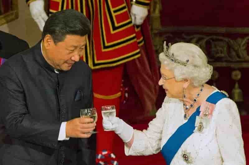 Xi jinping voit un avenir radieux entre la grande-bretagne et la chine