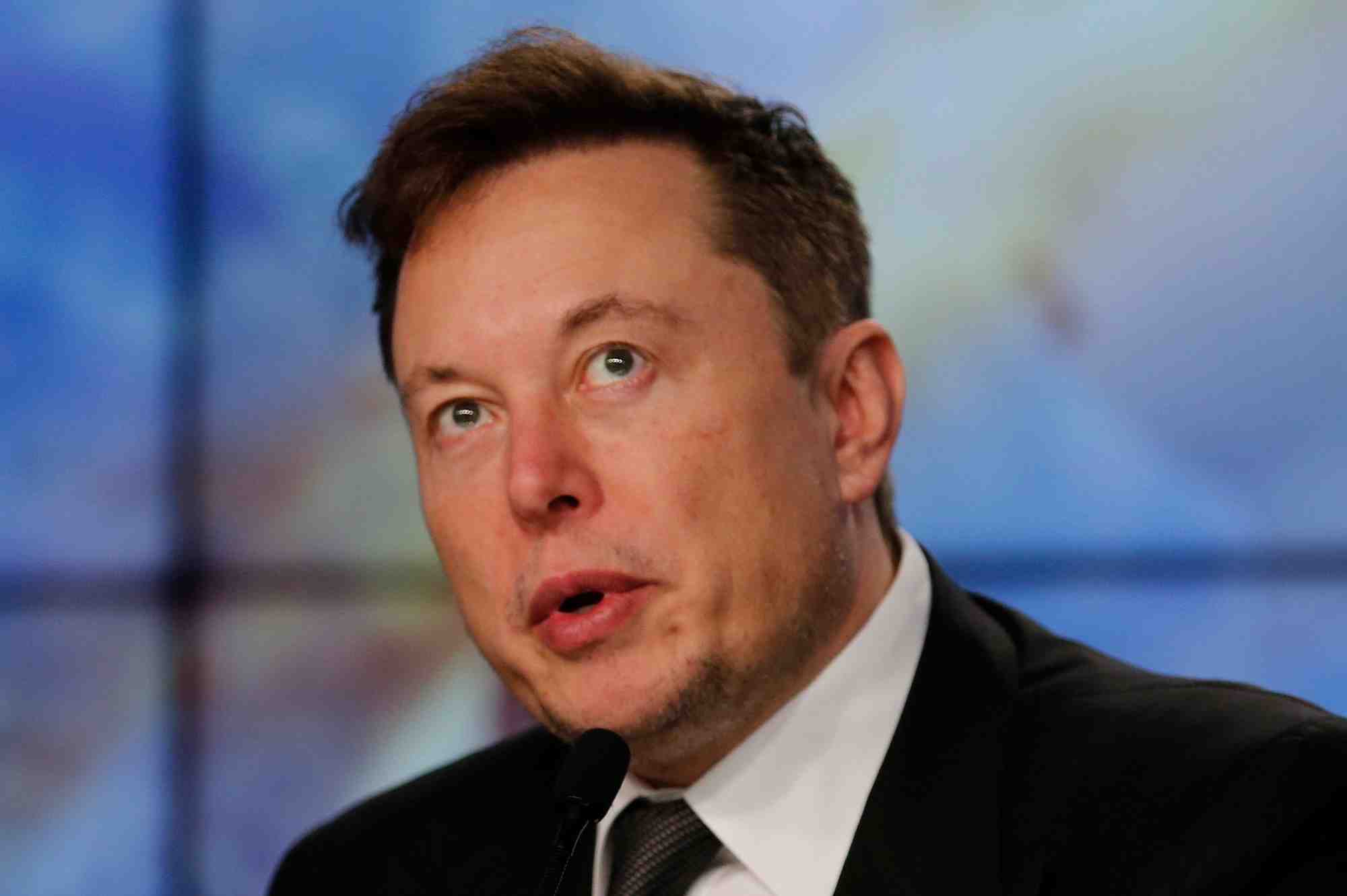 Elon musk s'engage a ne plus tweeter "pendant un certain temps"