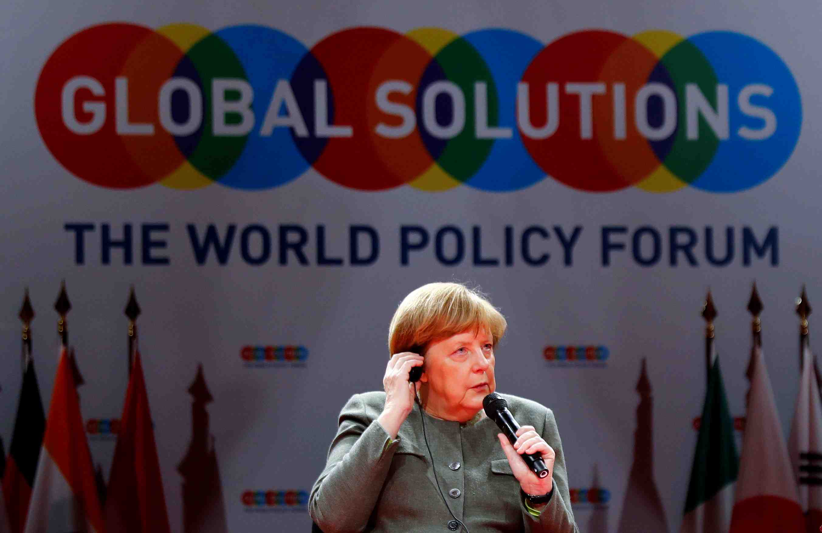 Merkel ne veut pas se meler du dossier deutsche bank-commerzbank