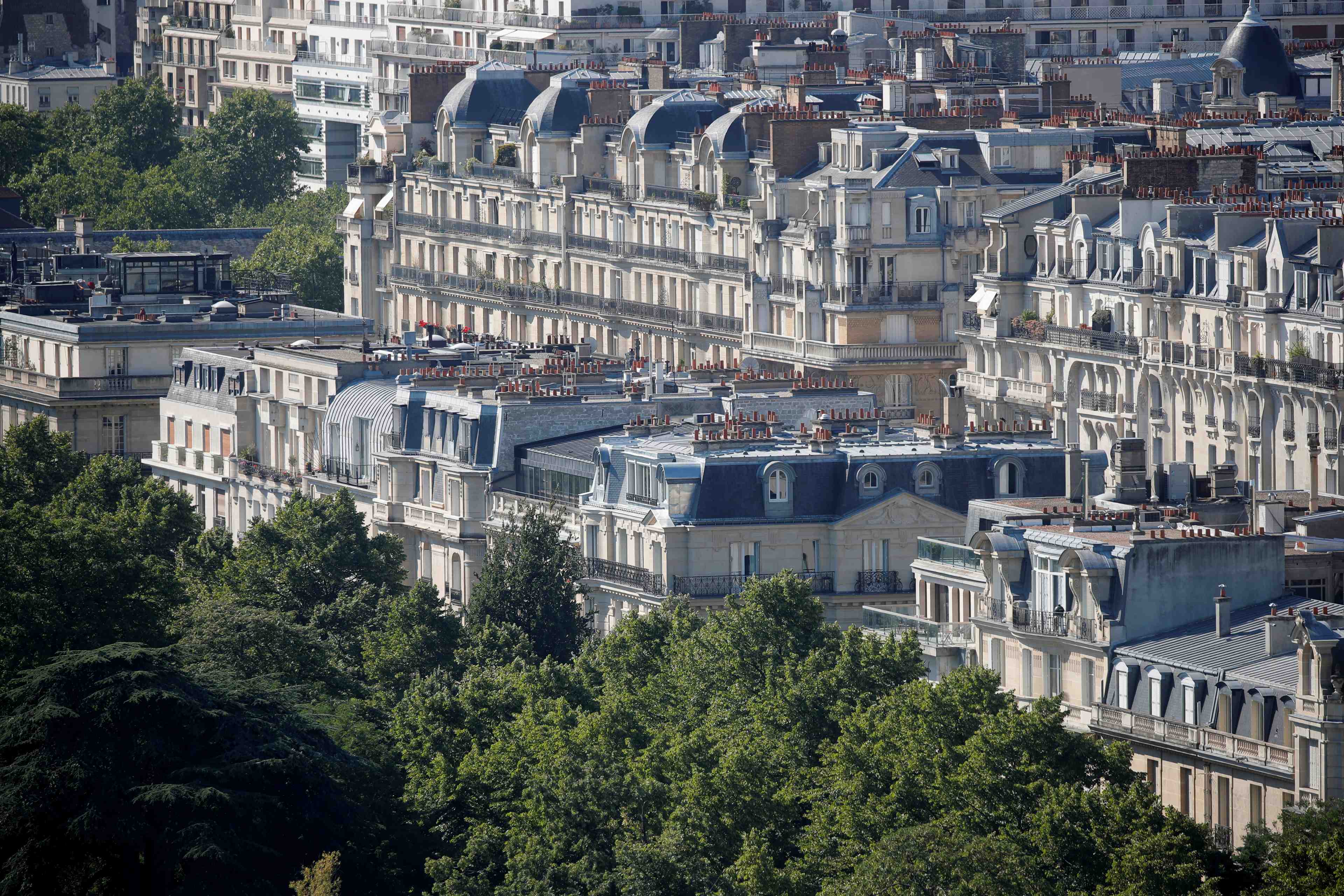 Un homme vu en possession d'une machette arrete a paris