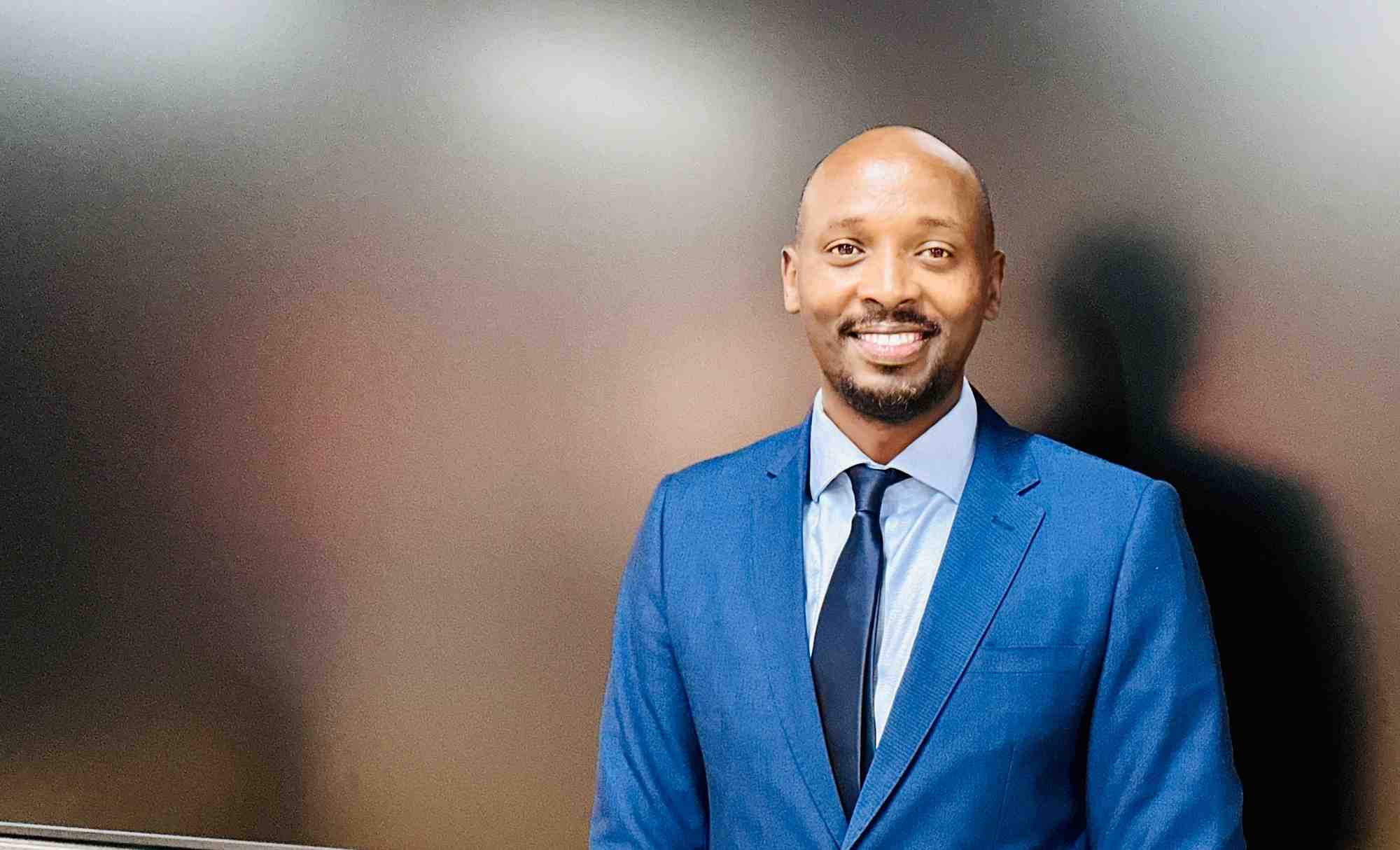Avec son projet "Quatre par quatre", Sabin Nsanzimana, ministre de la Santé du Rwanda, entend accélérer la formation des soignants dans le pays : quatre fois plus de personnels en quatre ans.