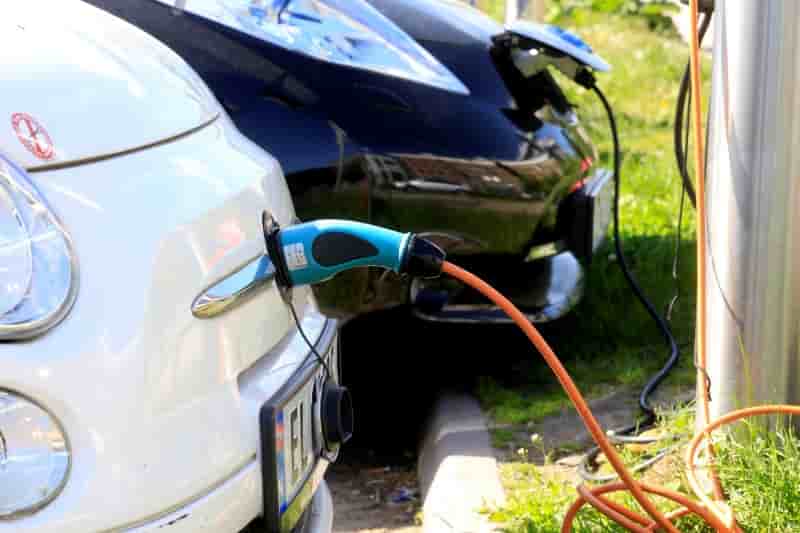 2 millions de vehicules electriques en 2016 dans le monde, un record, selon l'aie