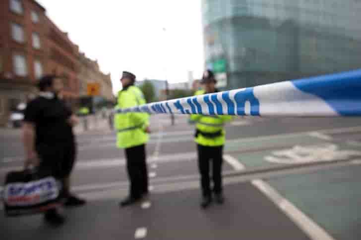 La police cherche encore des suspects dans l'enquete sur manchester