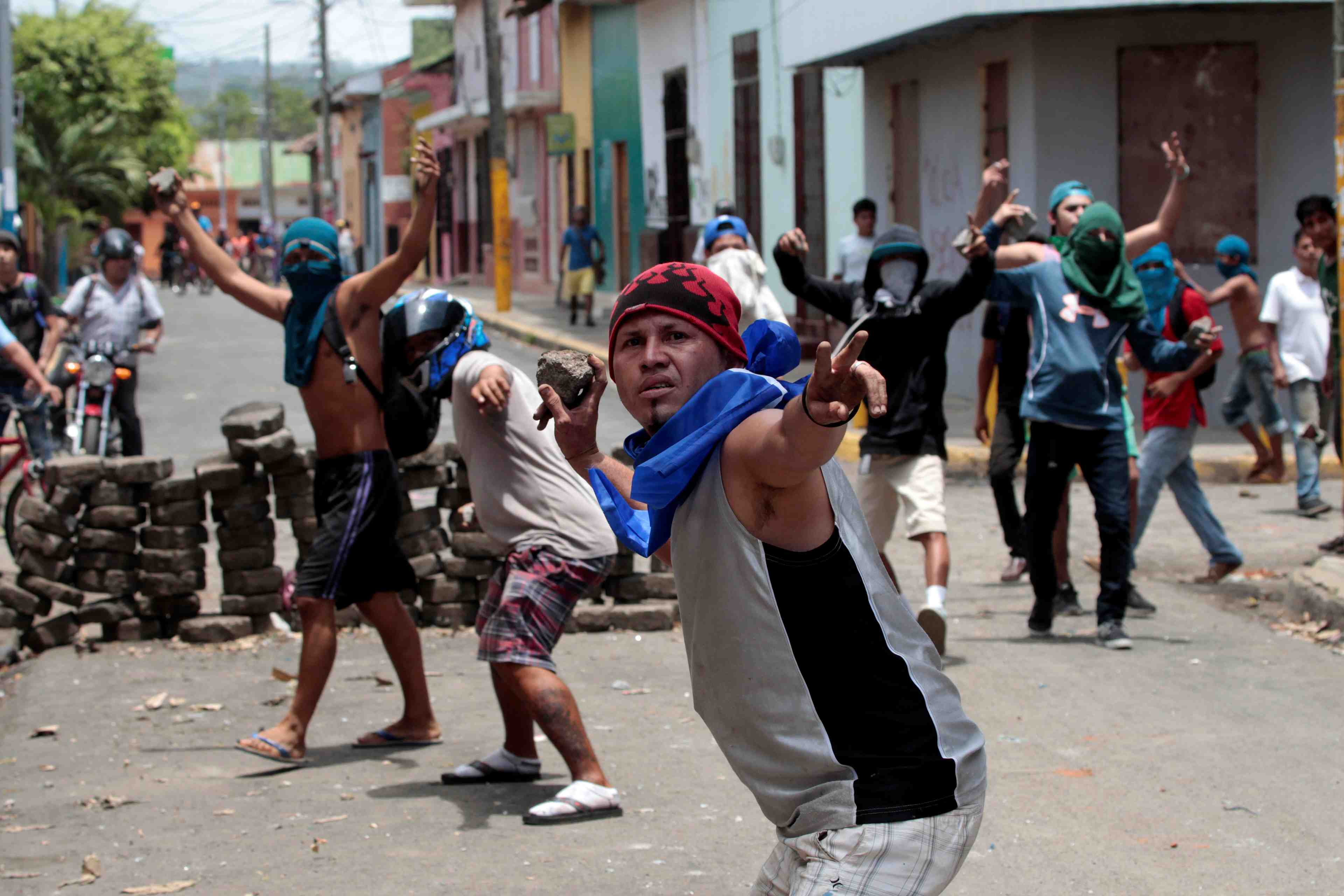 Les eveques du nicaragua en mediateurs apres les manifestations