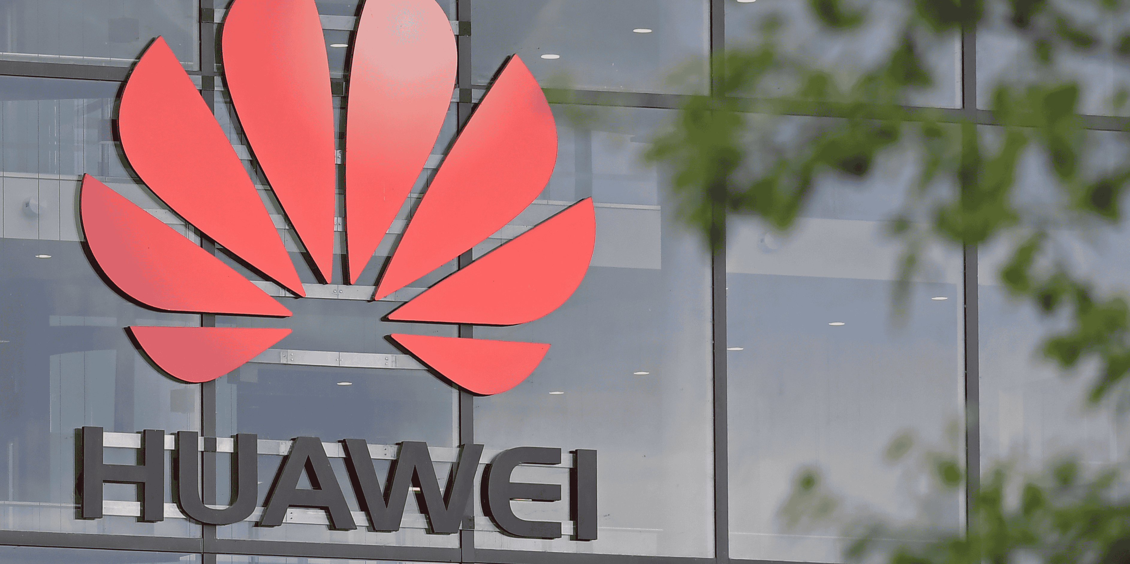 La france n'a pas l'objectif d'interdire huawei, declare macron