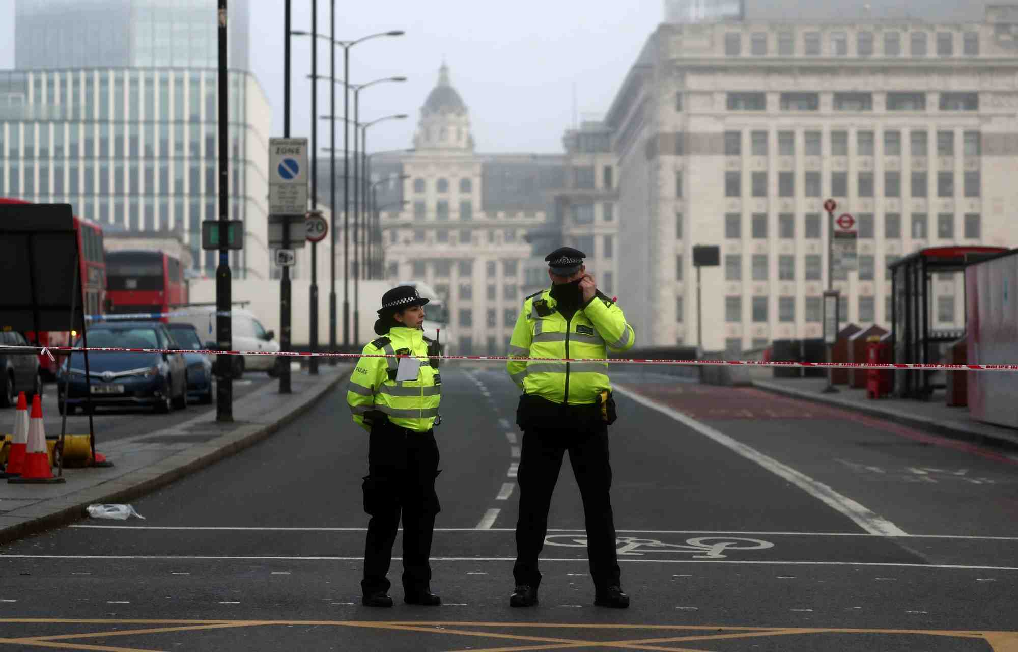 Le périmètre est encore bloqué sur le London Bridge ce samedi 30 novembre, au lendemain de l'attaque au couteau qui a fait deux morts, en plus de l'auteur, déjà condamné pour des faits de terrorisme.