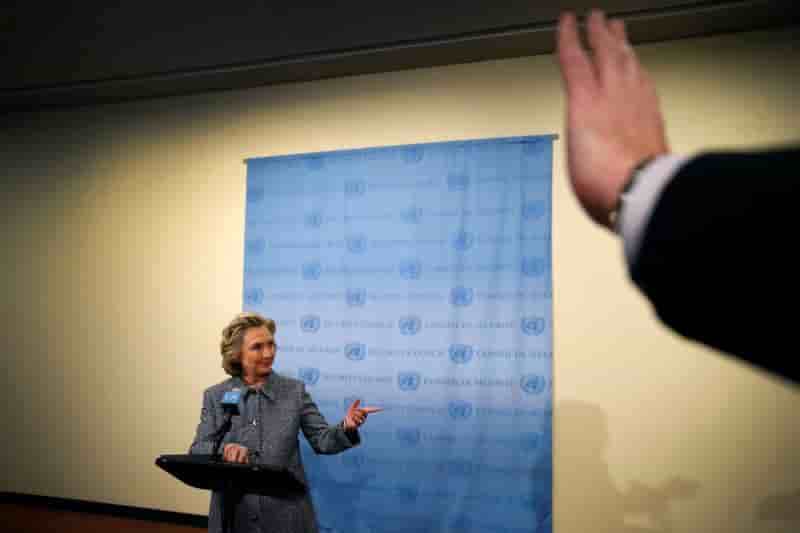 Hillary clinton, immense favorite et cible unique des republicains