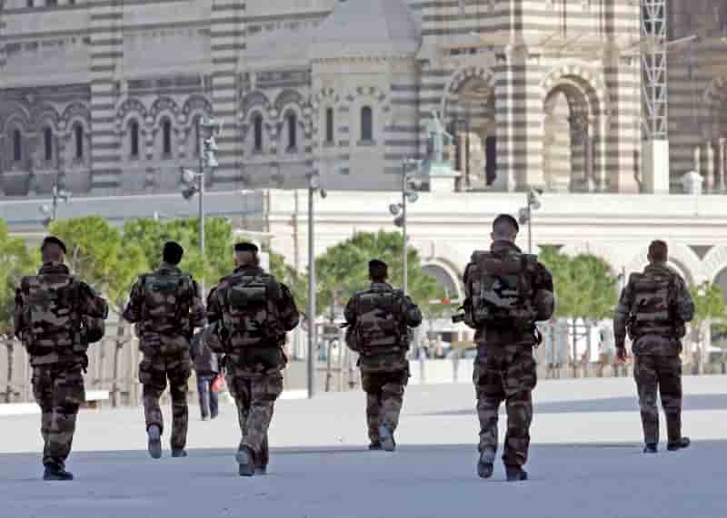 Regain des candidatures a l'armee apres les attentats