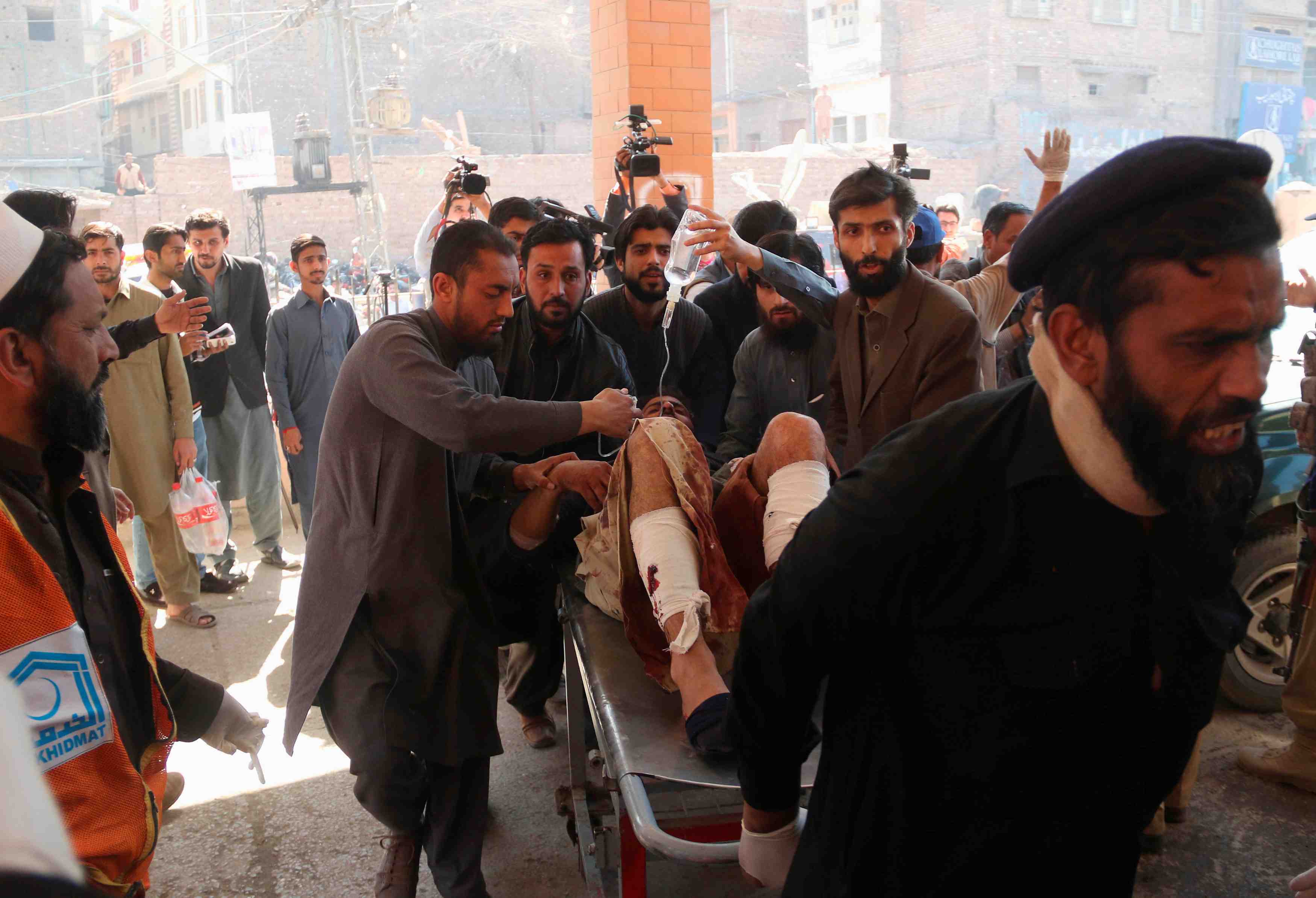 Attentat-suicide contre un tribunal au pakistan
