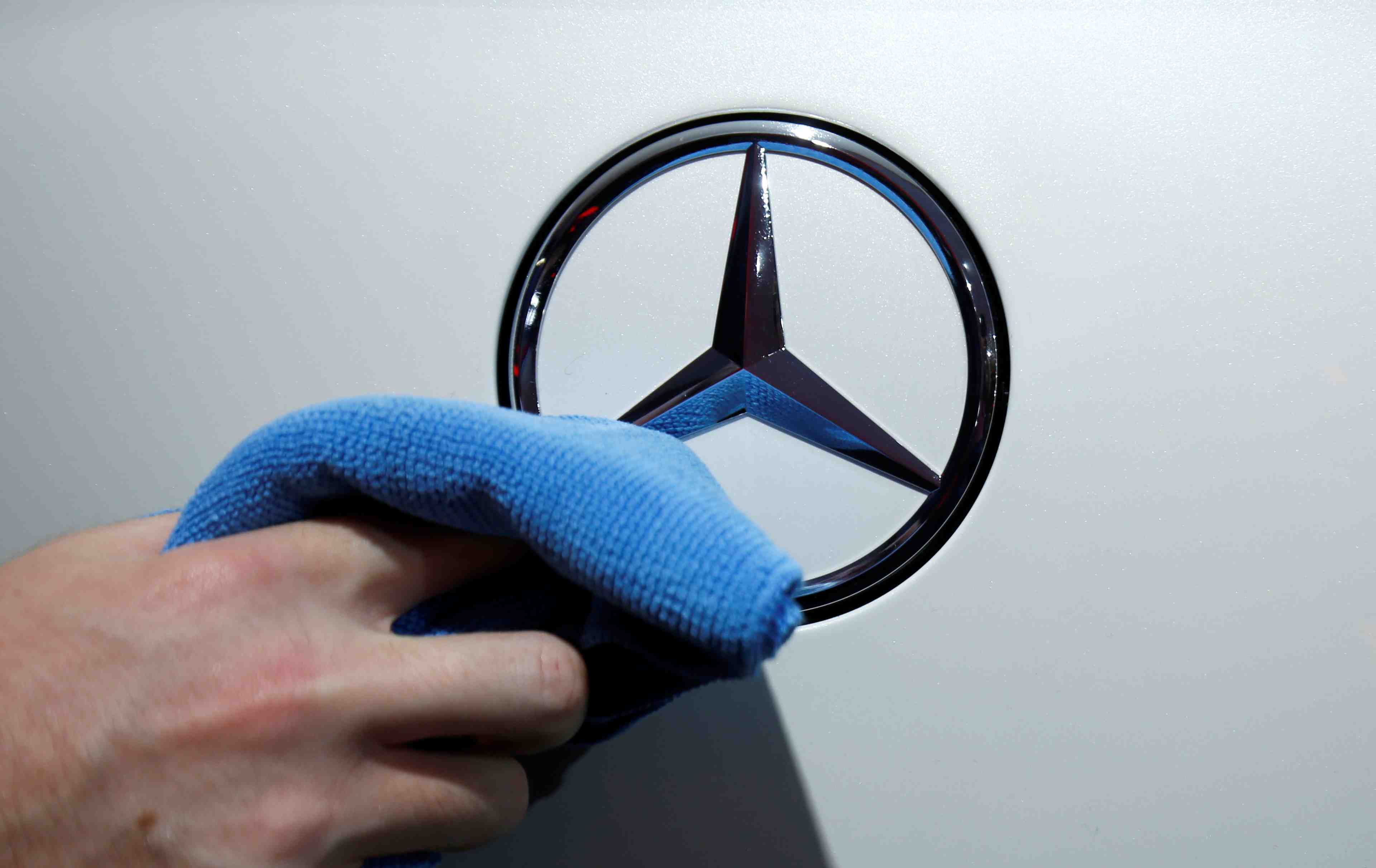 "dieselgate": daimler rappelle des centaines de milliers de mercedes