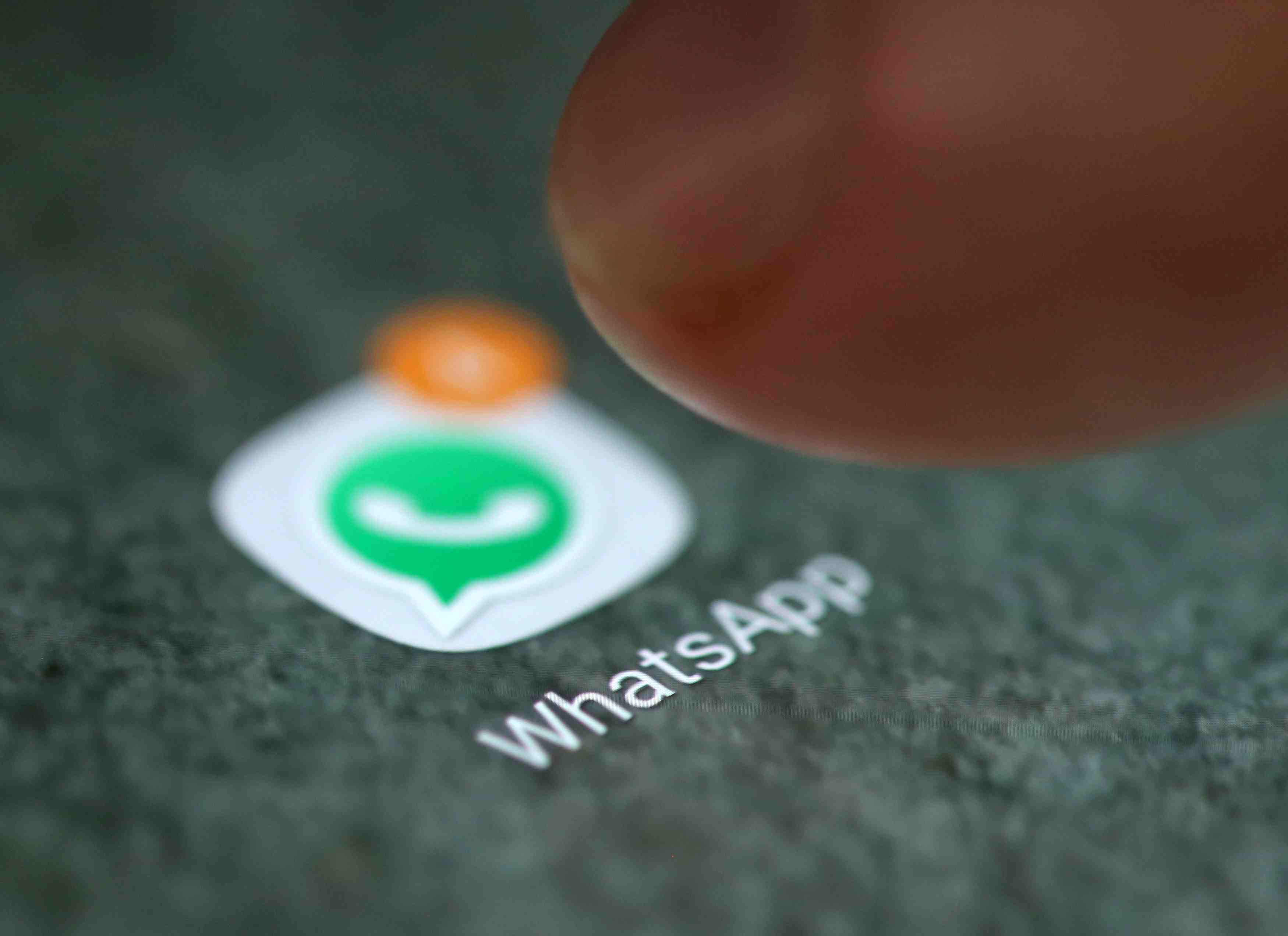 Coronavirus: whatsapp limite le transfert des messages viraux
