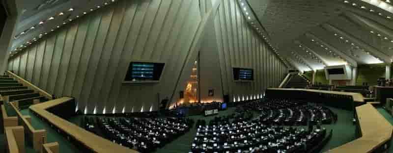 Le parlement iranien s'oppose à nouveau à Rohani sur l'université