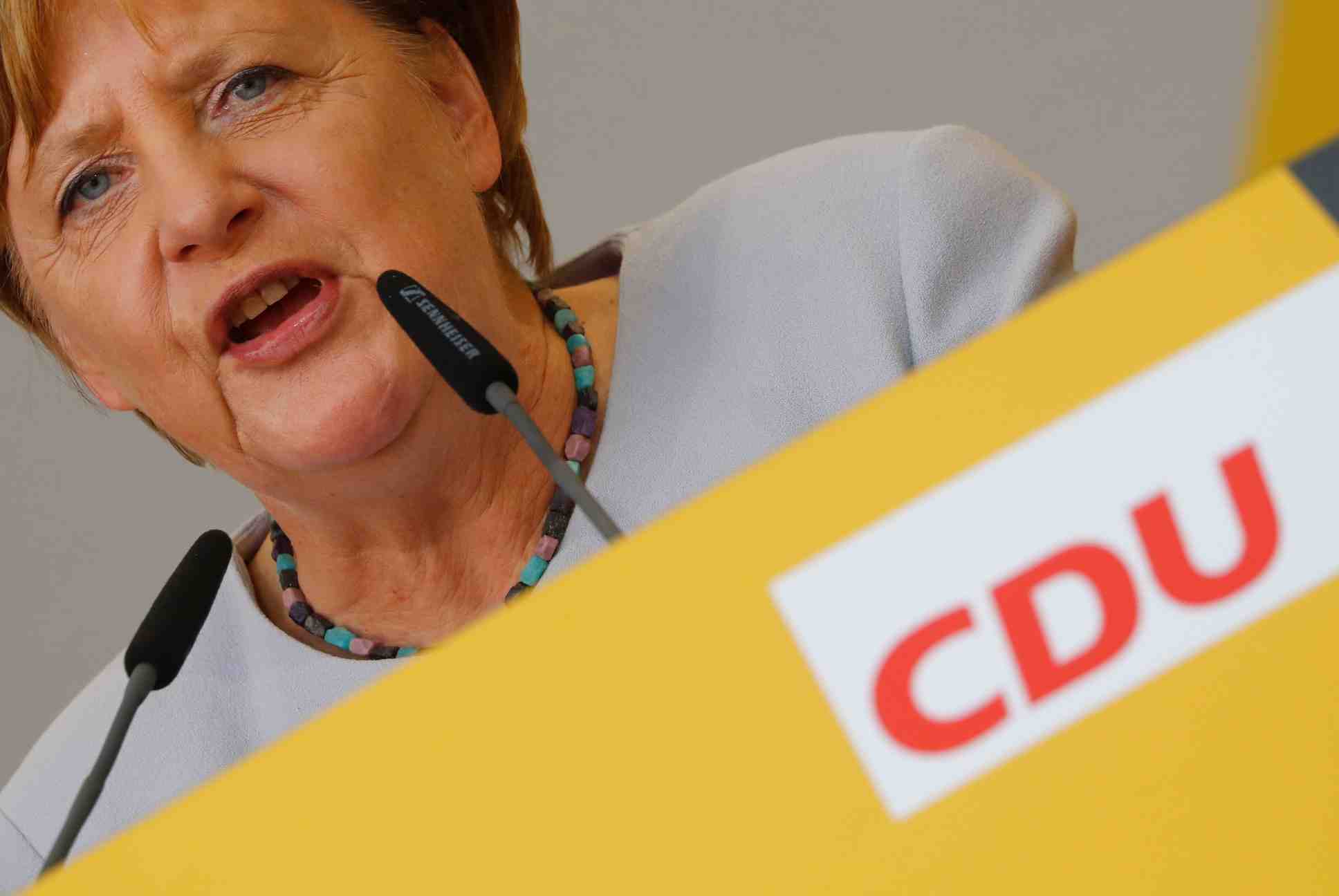 La cdu-csu conserve une large avance avant les elections