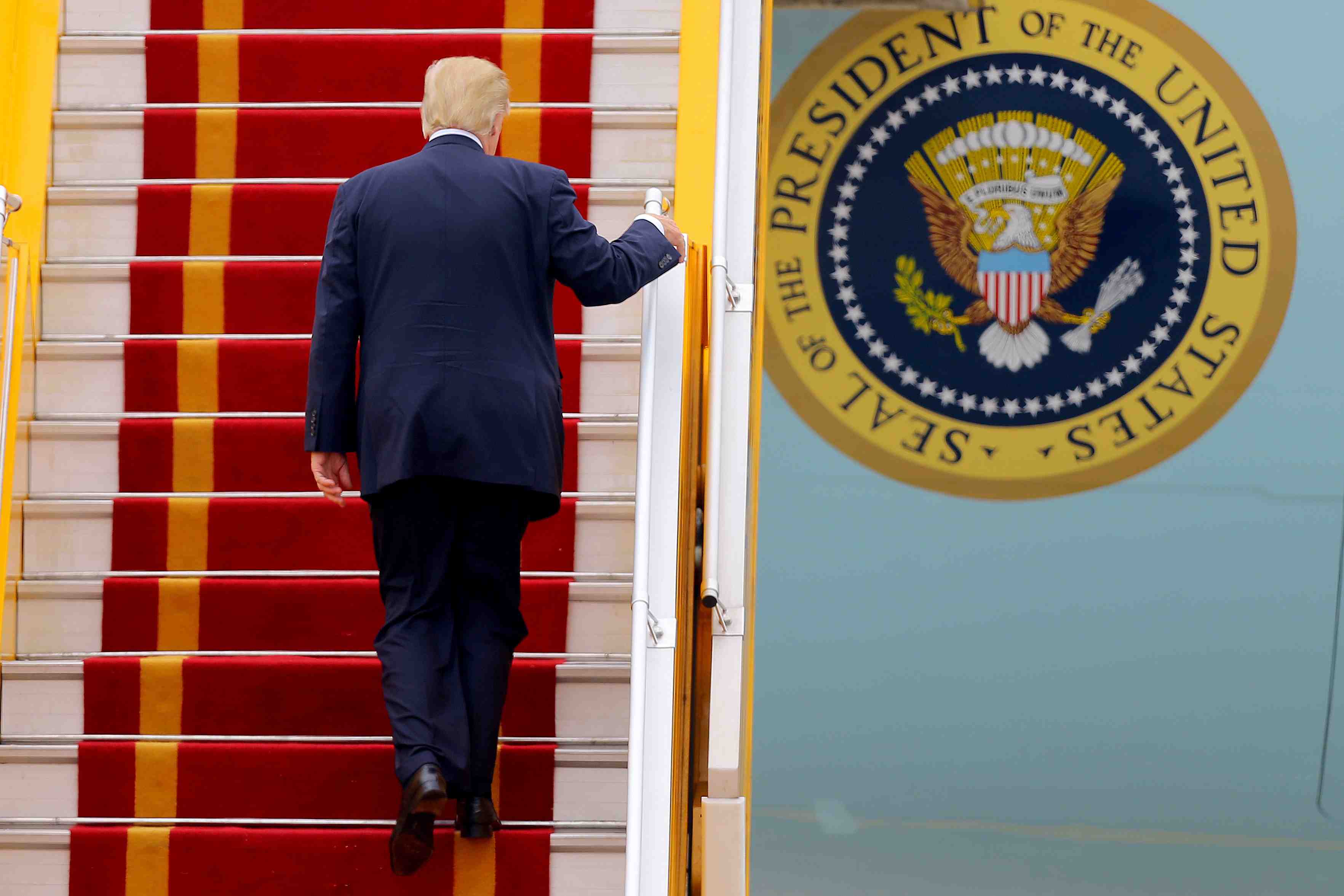Ingerence russe: trump partage les conclusions des agences du renseignement