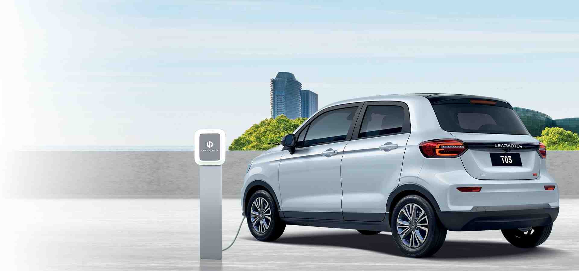 Leapmotor propose en France, le T03, à 26.000 euros, en France pour répondre à la demande du marché en voitures électriques d'entrée de gamme.