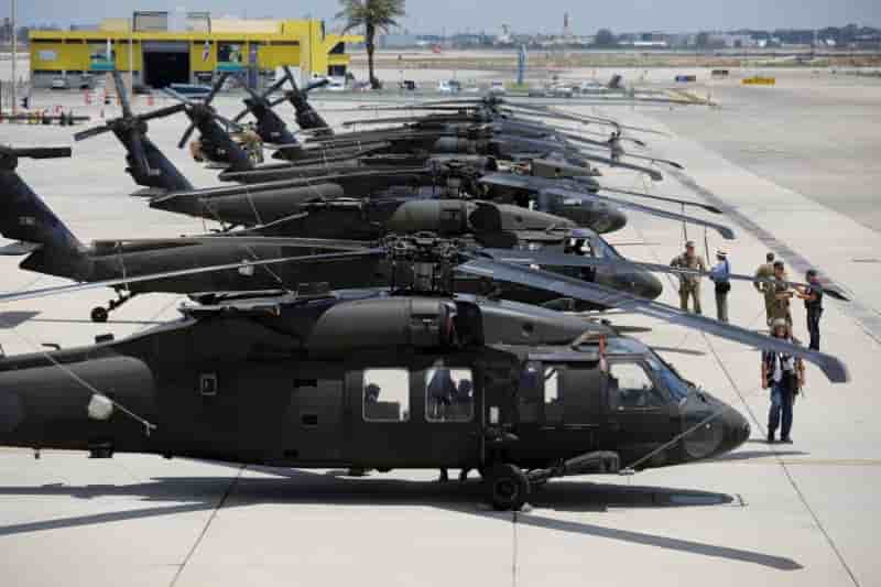 L'armee afghane recoit des helicopteres americains black hawk