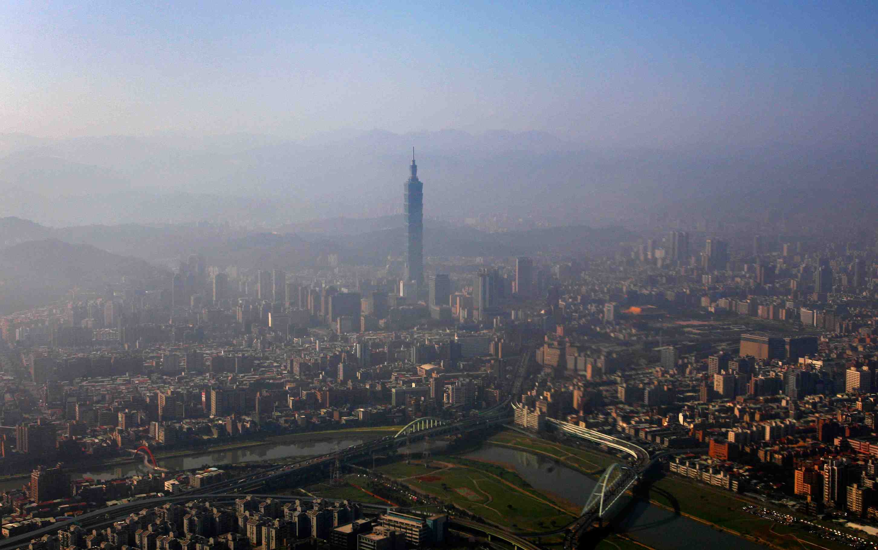 Les etats-unis approuvent la vente a taiwan de 100 million de dollars d'equipements pour ses missiles