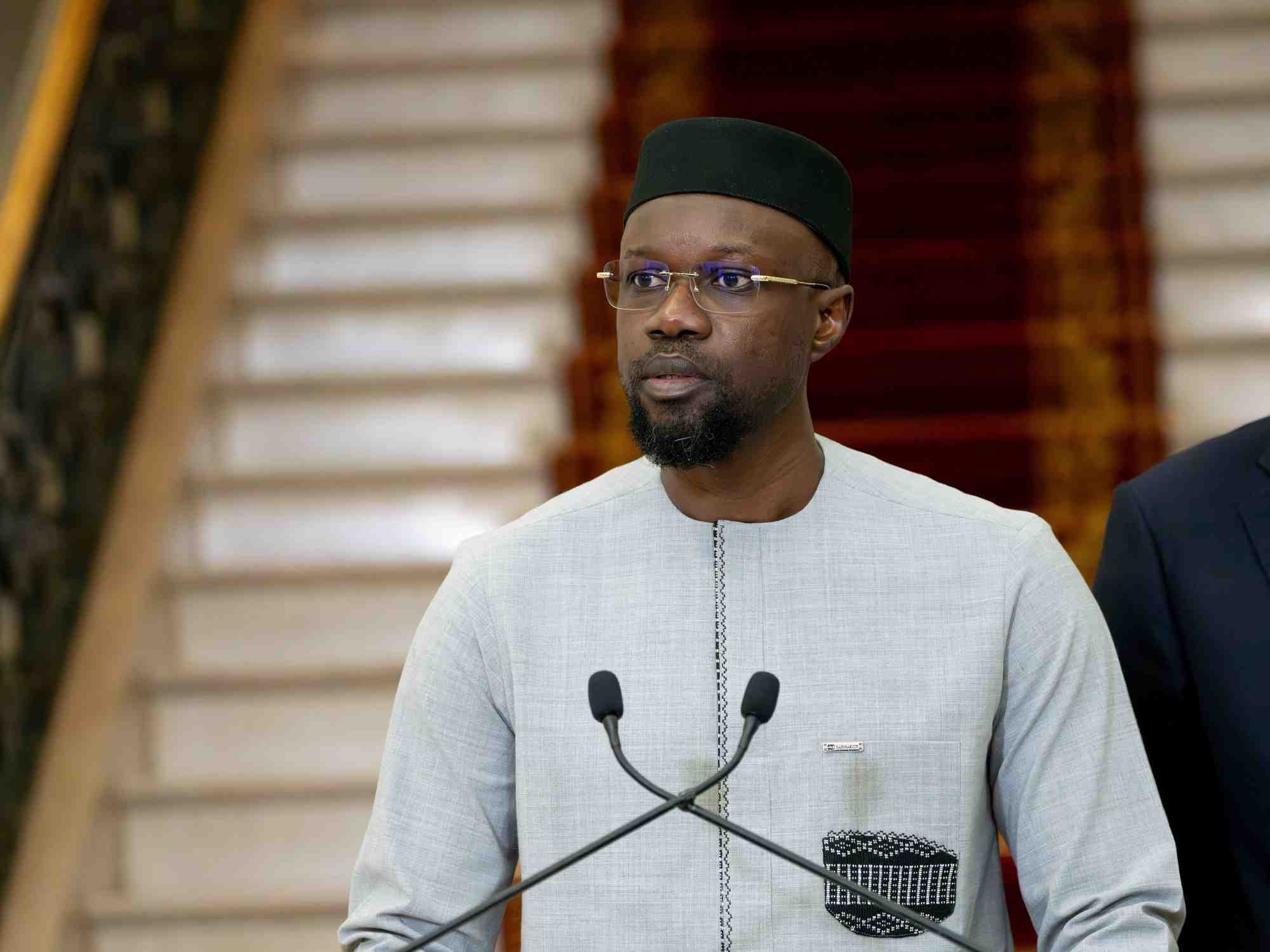 Le president senegalais faye nomme un allie, sonko, au poste de premier ministre
