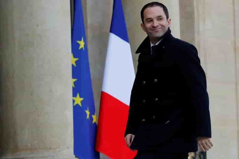 Montee en fleche de benoit hamon dans un sondage