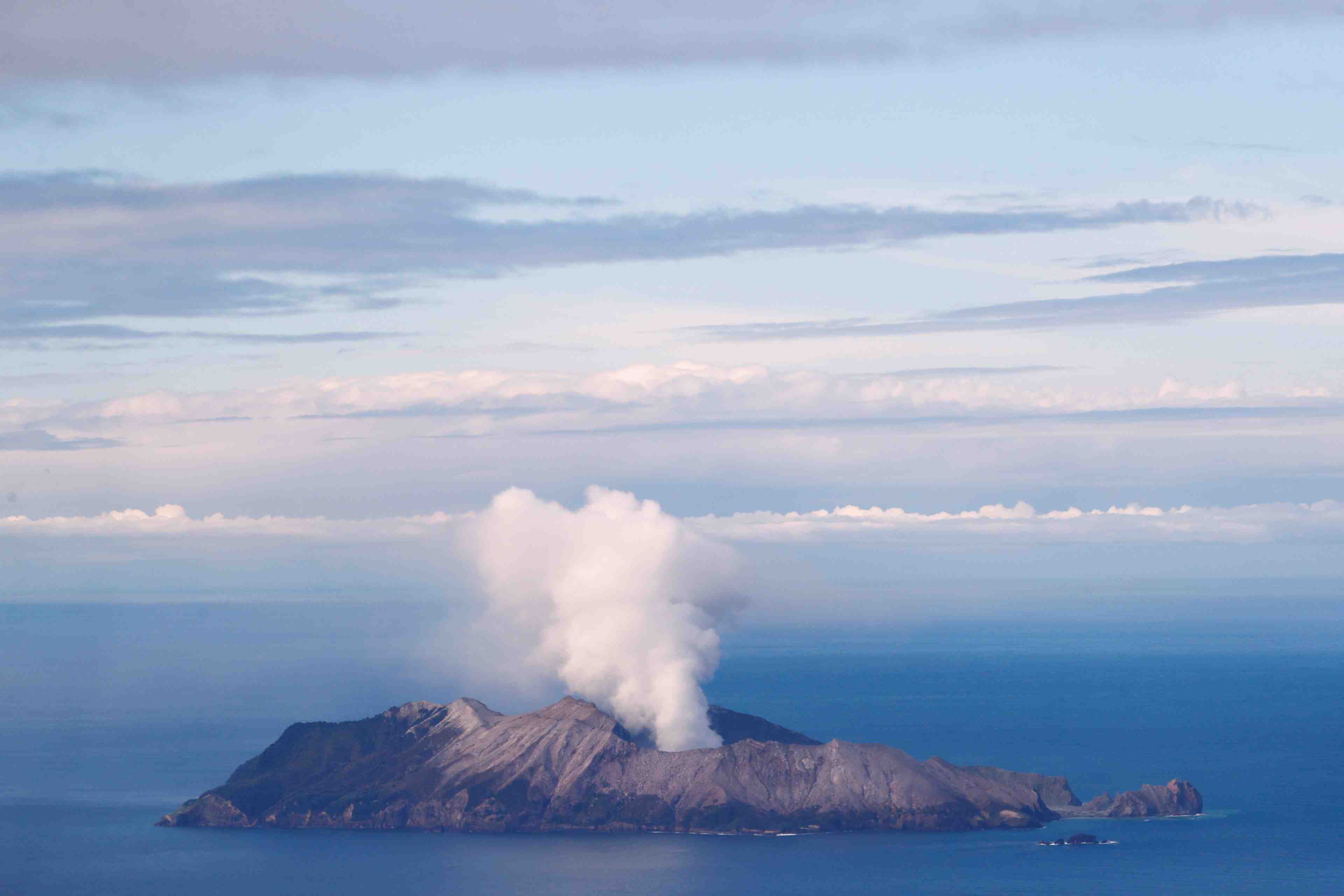 Le bilan de l'eruption volcanique en nouvelle-zelande s'alourdit a 8 morts