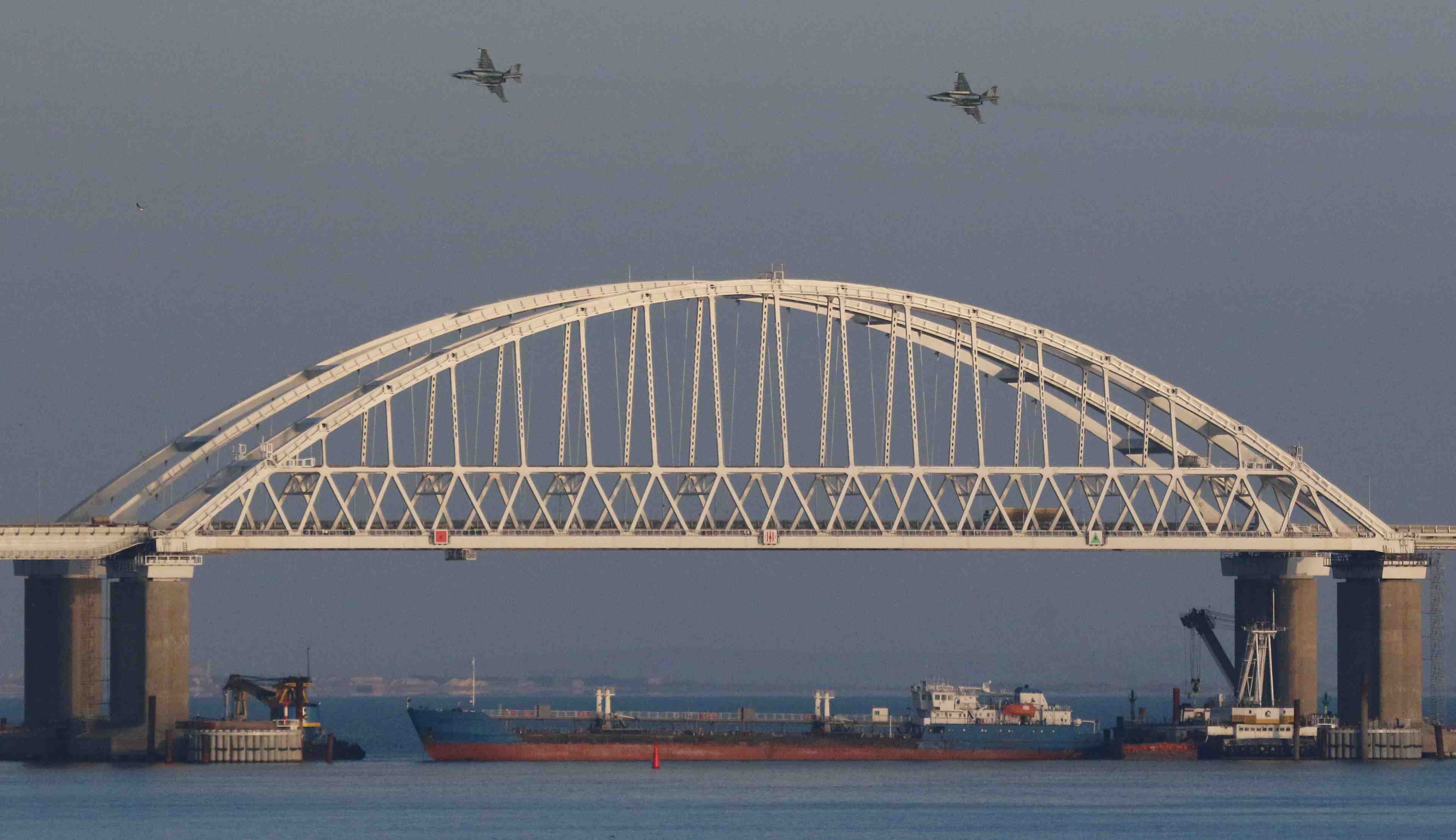 Huit russes sanctionnes par l'ue dans le dossier de la mer d'azov