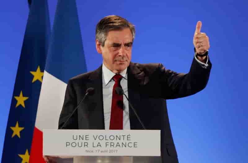Fillon s'interroge sur la responsabilite des journalistes siffles