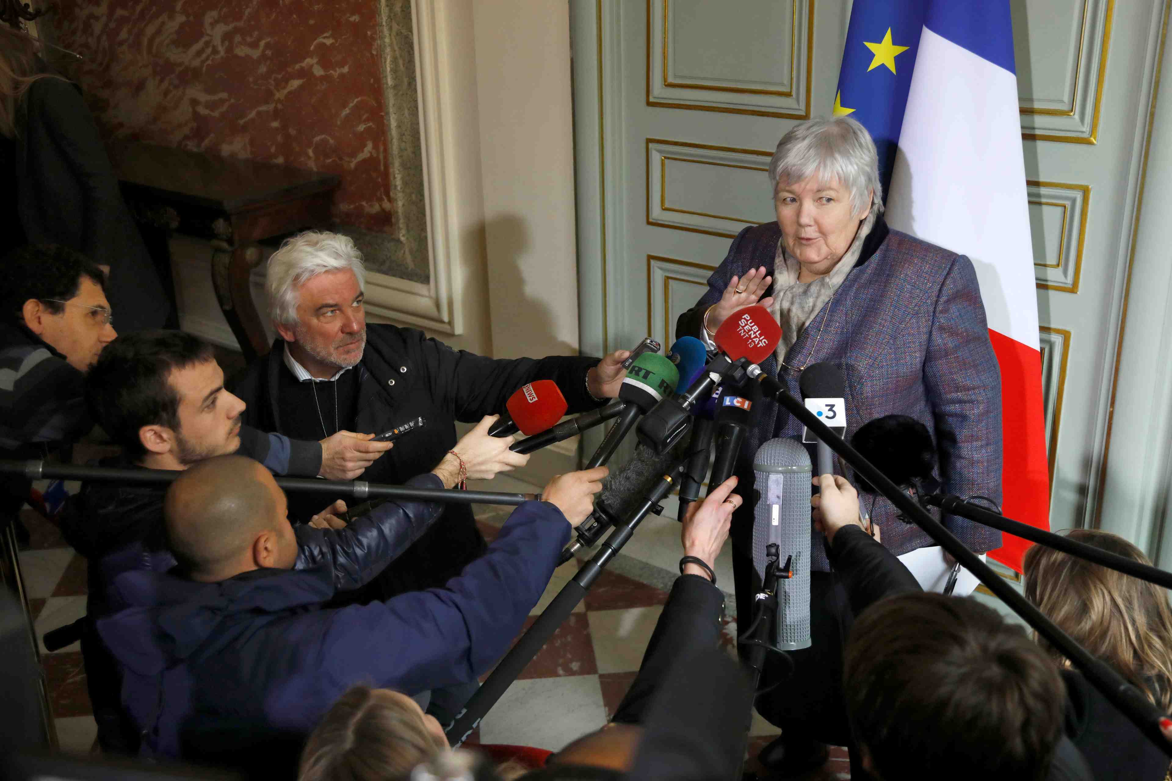 Corse: debut des discussions sur l'inscription dans la constitution
