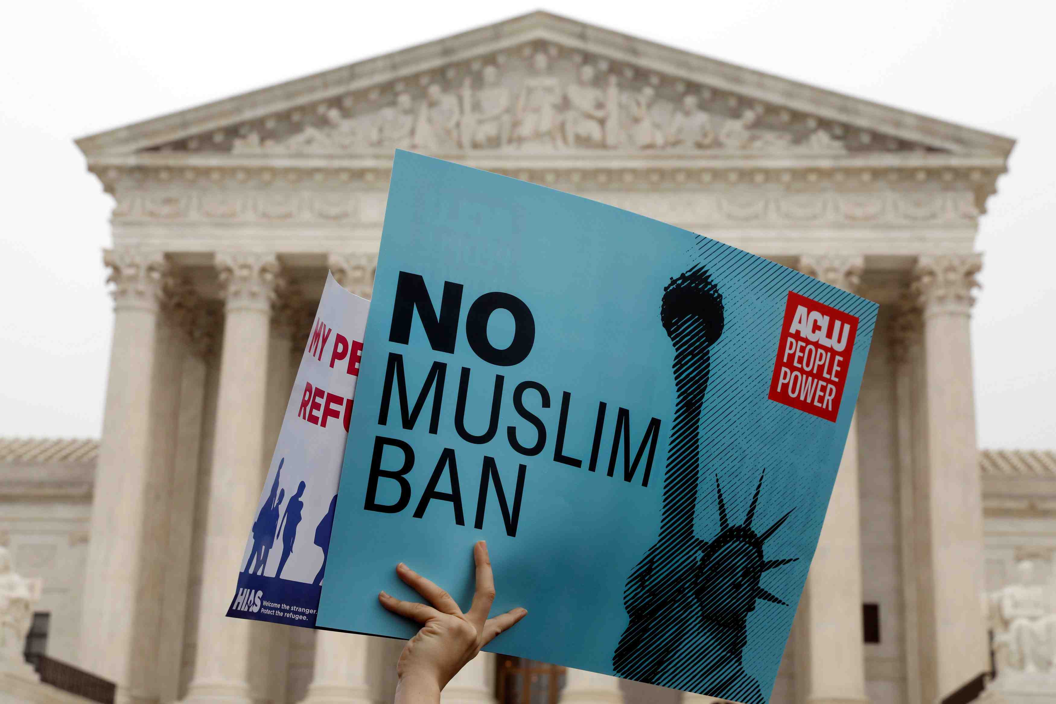 Les decrets anti-immigration de trump devant la cour supreme
