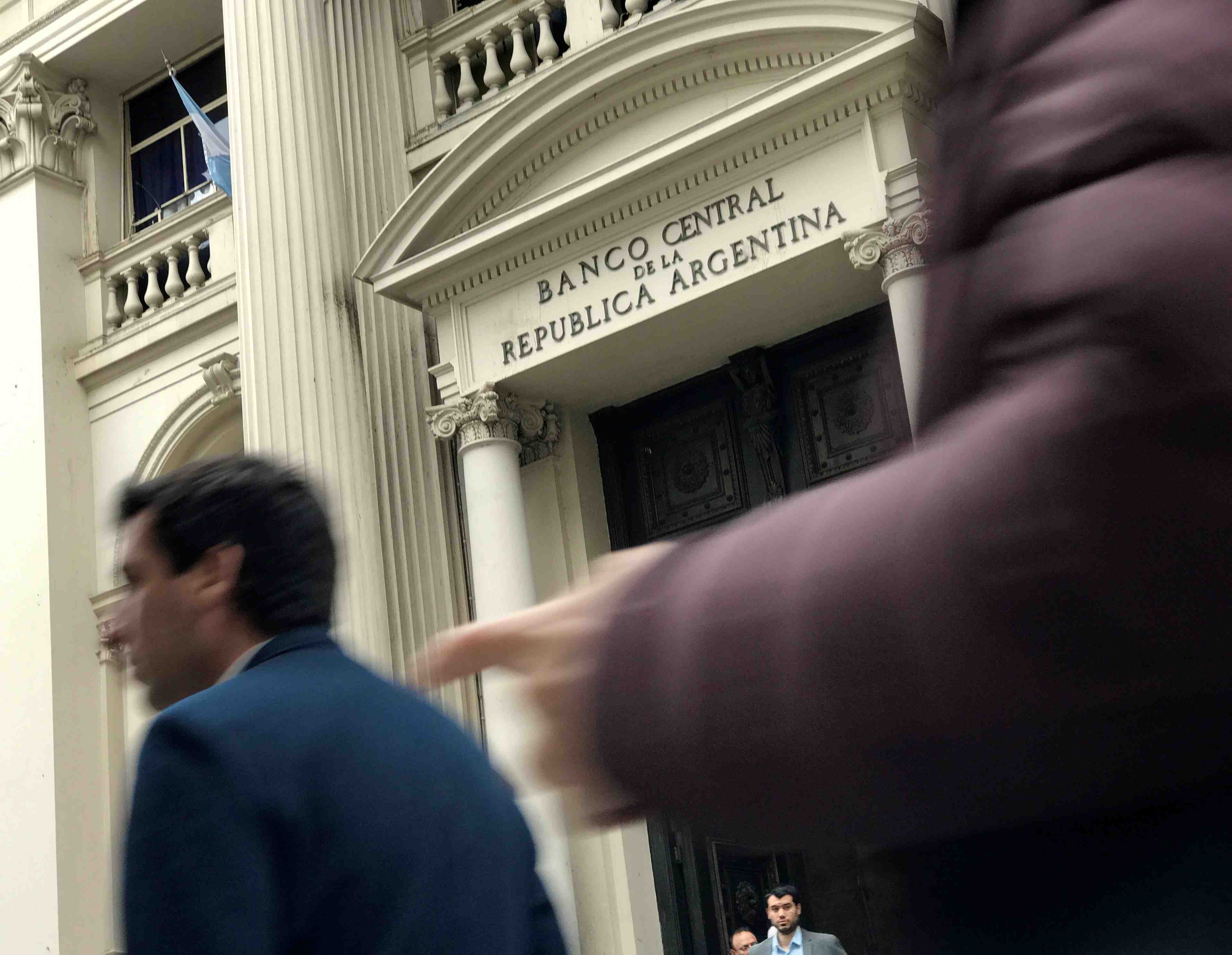 L'argentine impuissante a enrayer la chute du peso
