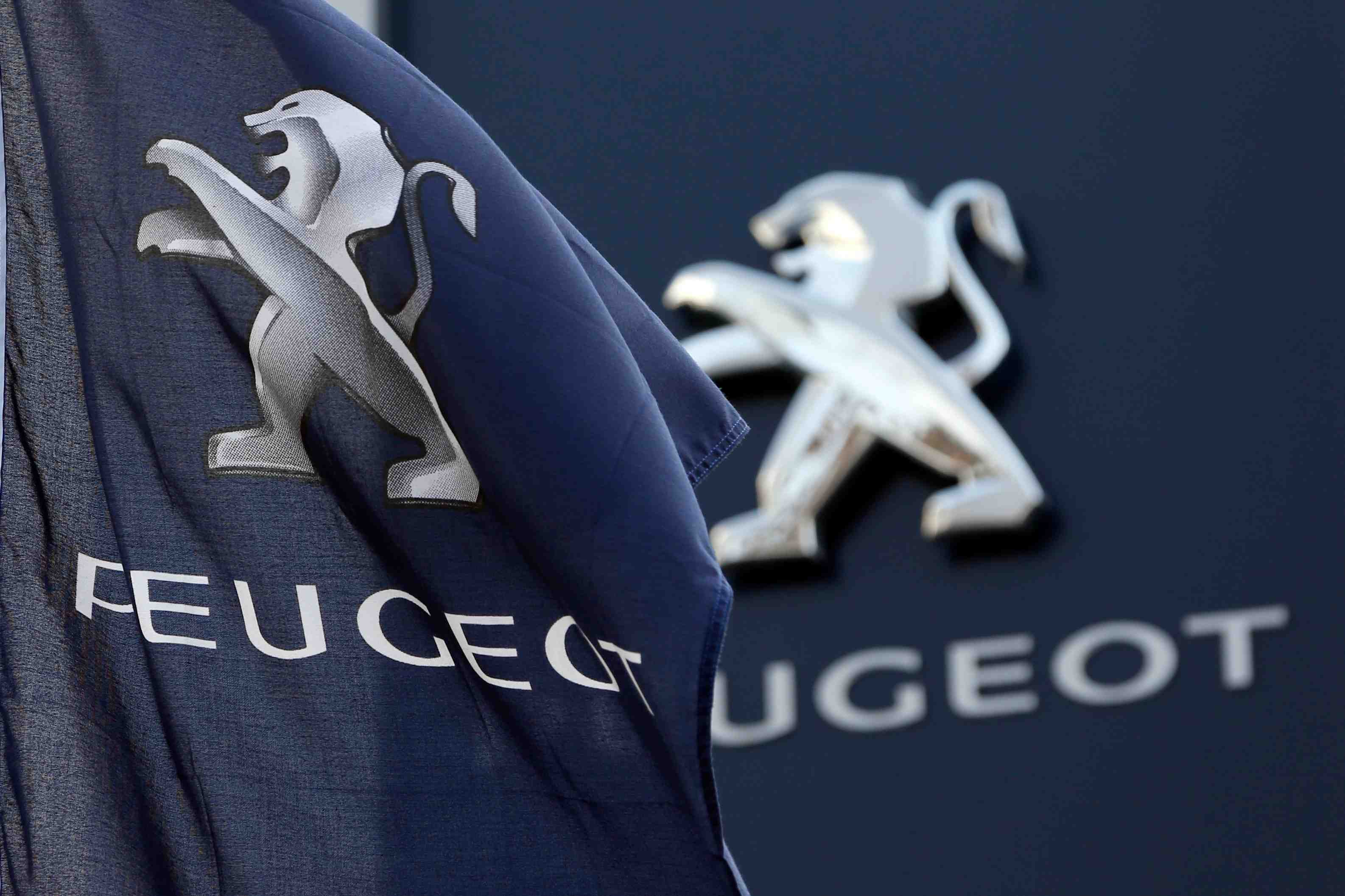 Peugeot scooters change de nom