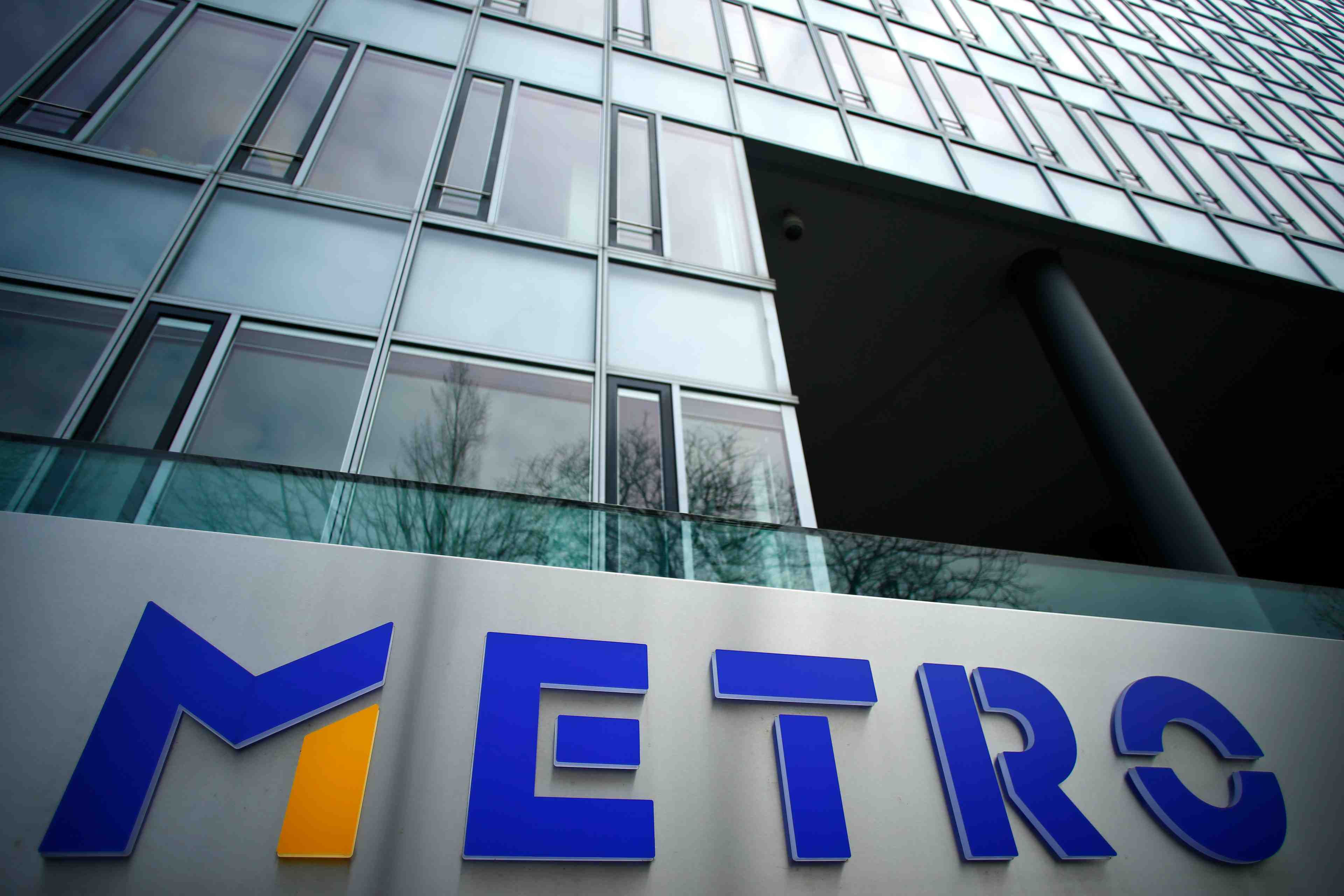 Metro lance la vente de ses activites en chine