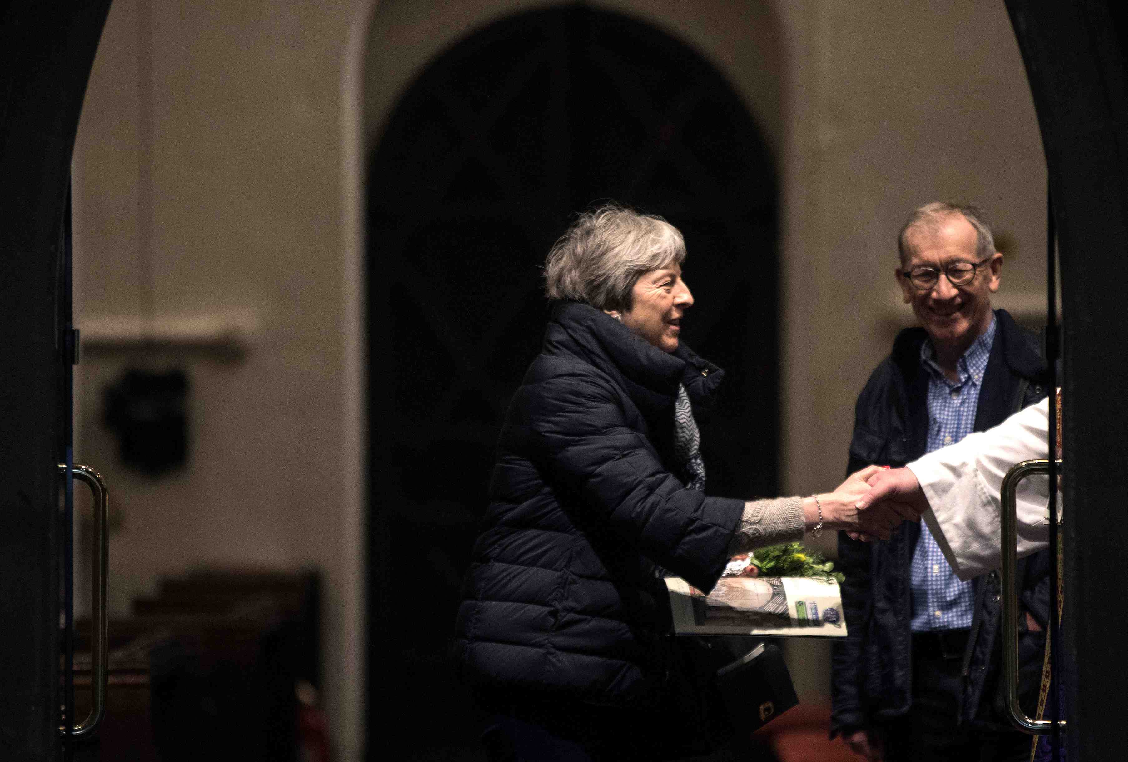 Brexit: may soumise a d'intenses pressions de son gouvernement