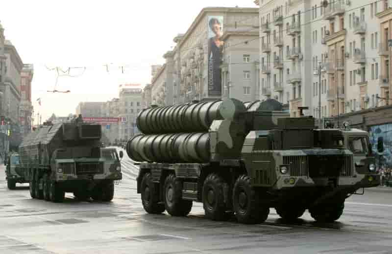 Moscou a livre a l'iran une partie de son systeme anti-missile