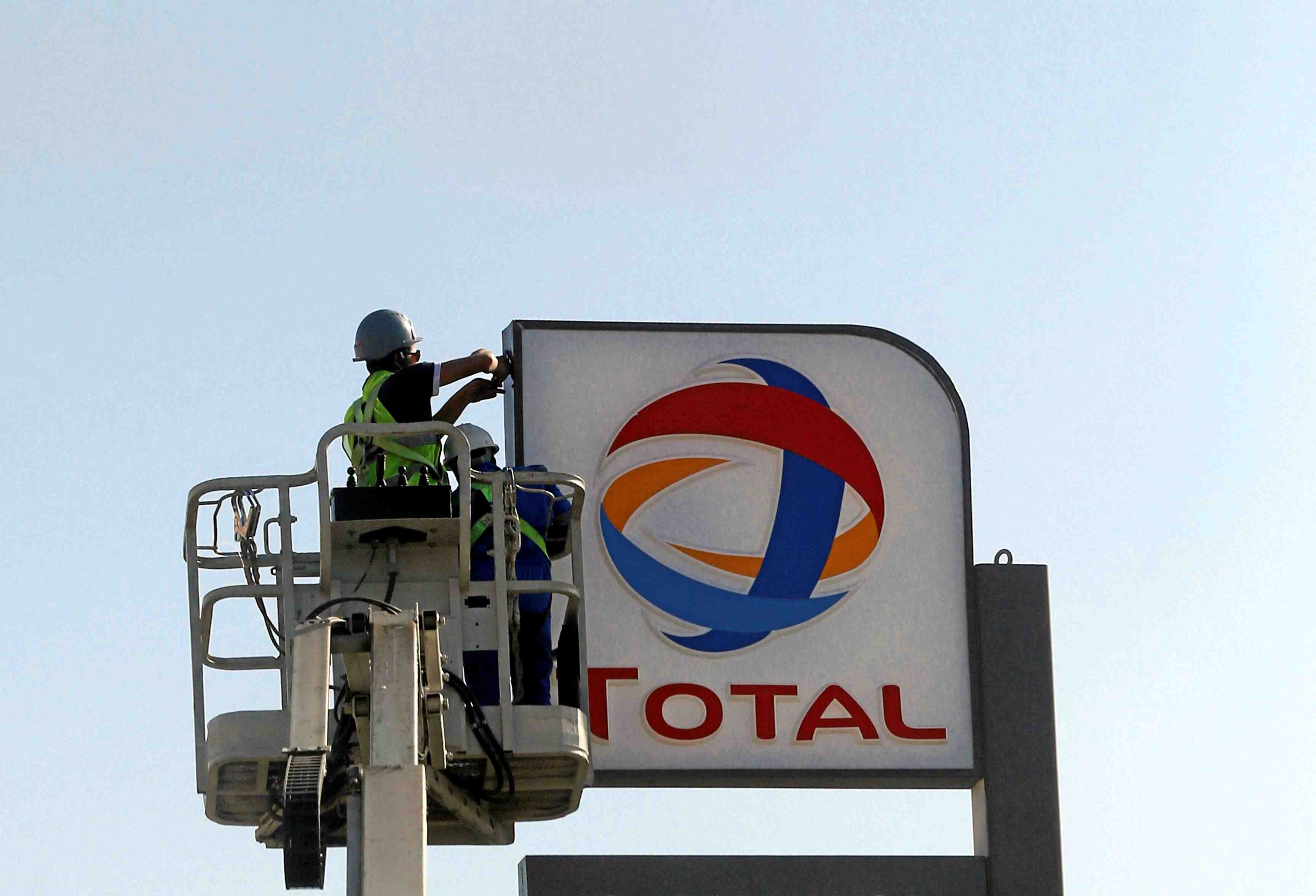 Total a suivre a paris