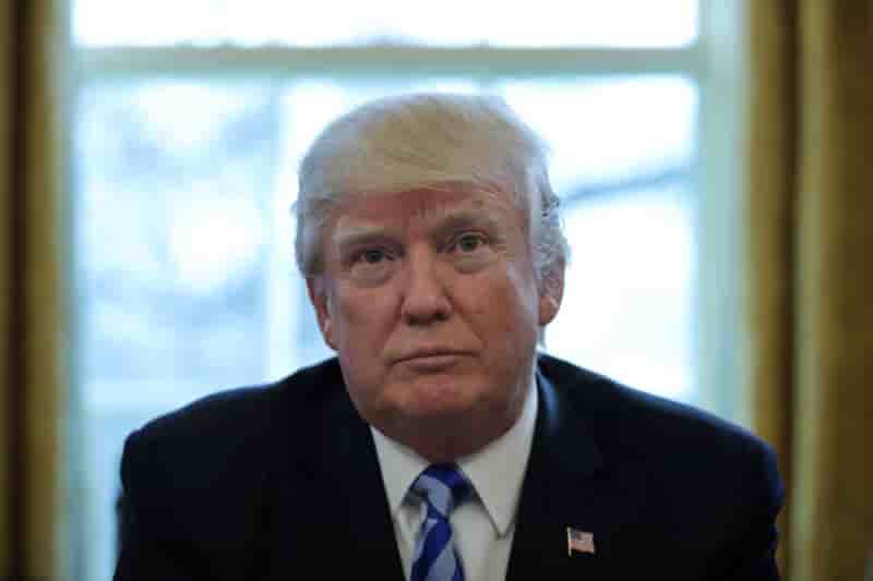 Les representants infligent un camouflet a trump sur l'obamacare