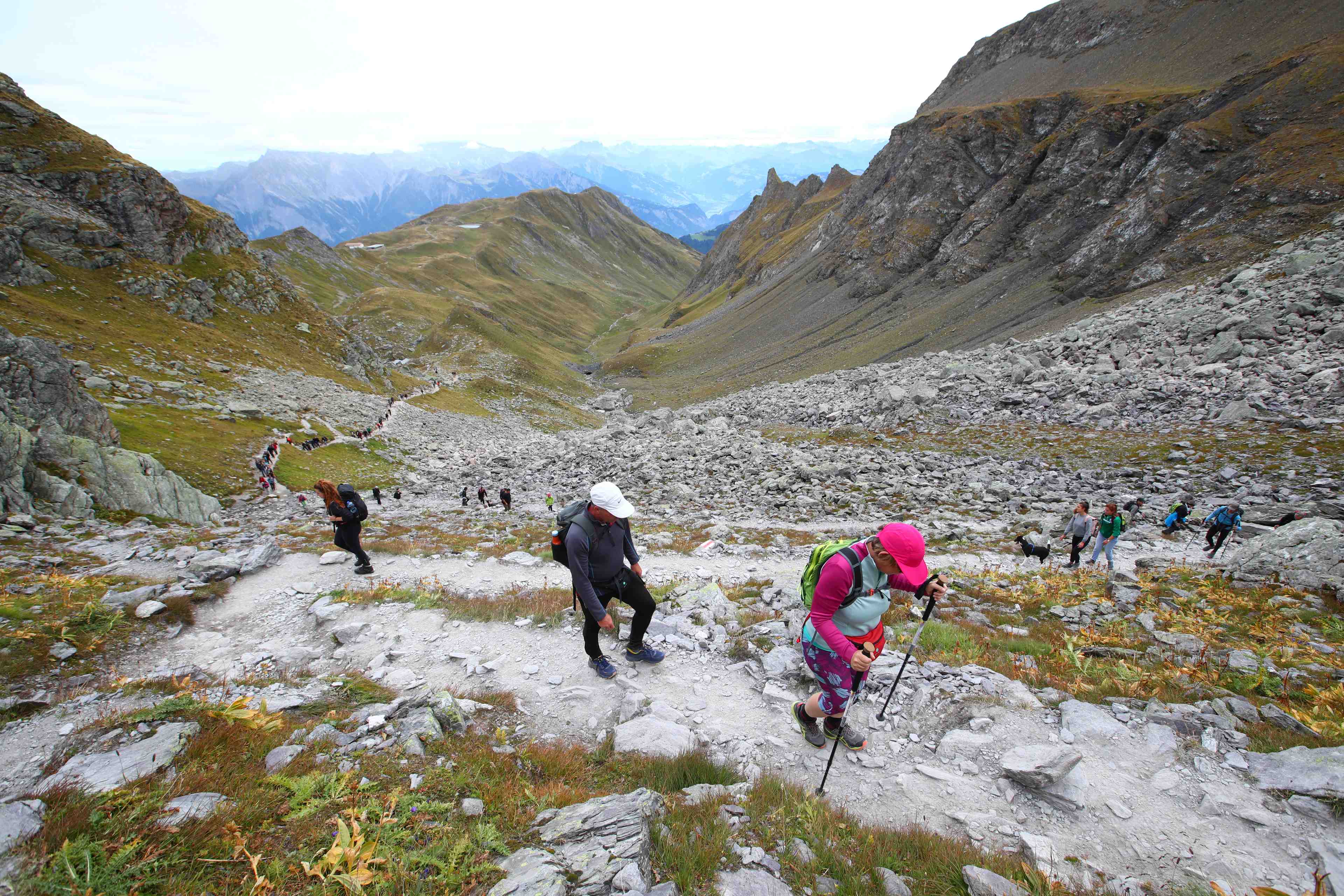 Randonnee funebre pour un glacier disparu en suisse