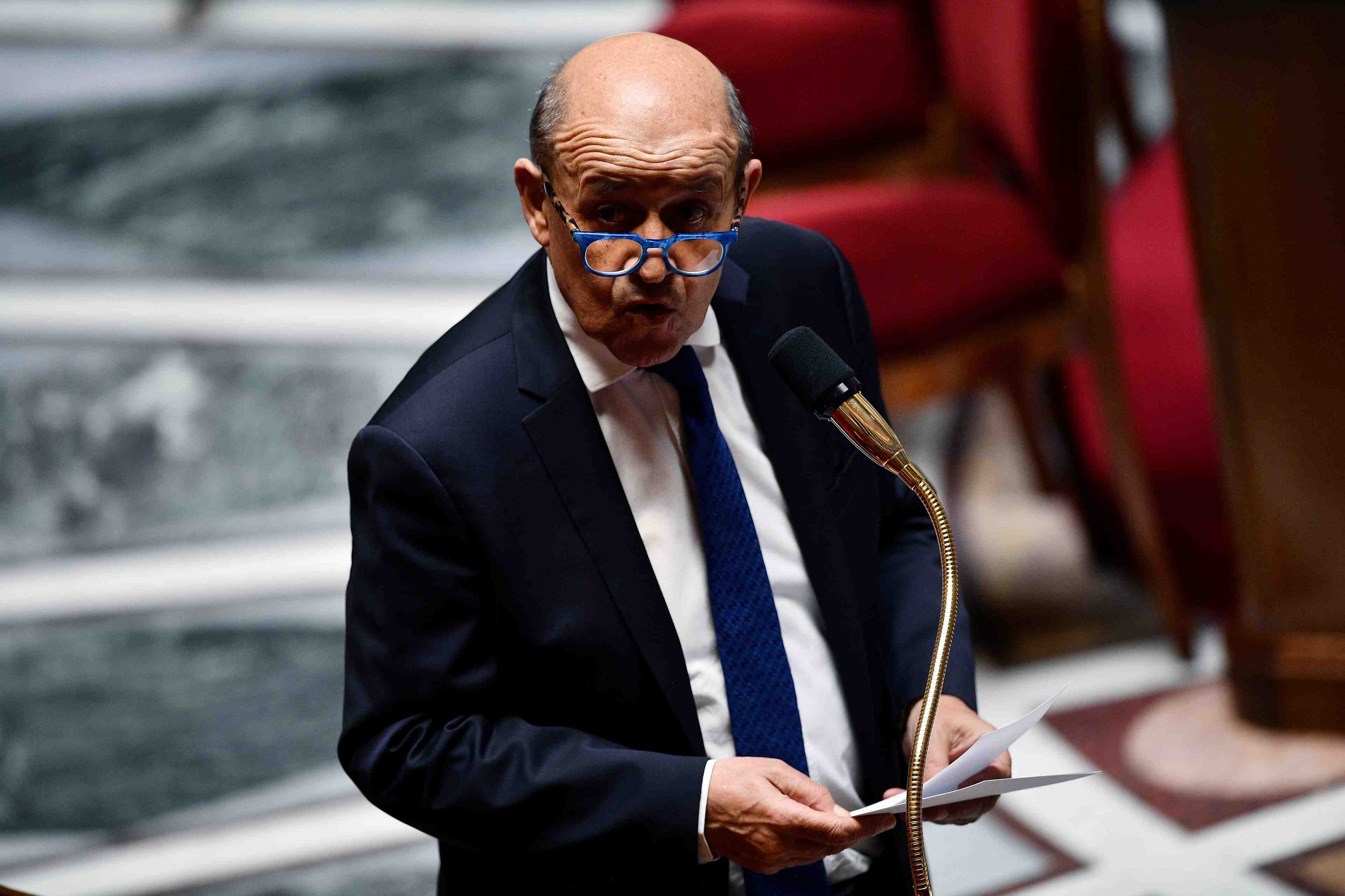 Paris juge la crise au liban "alarmante", redoute des violences