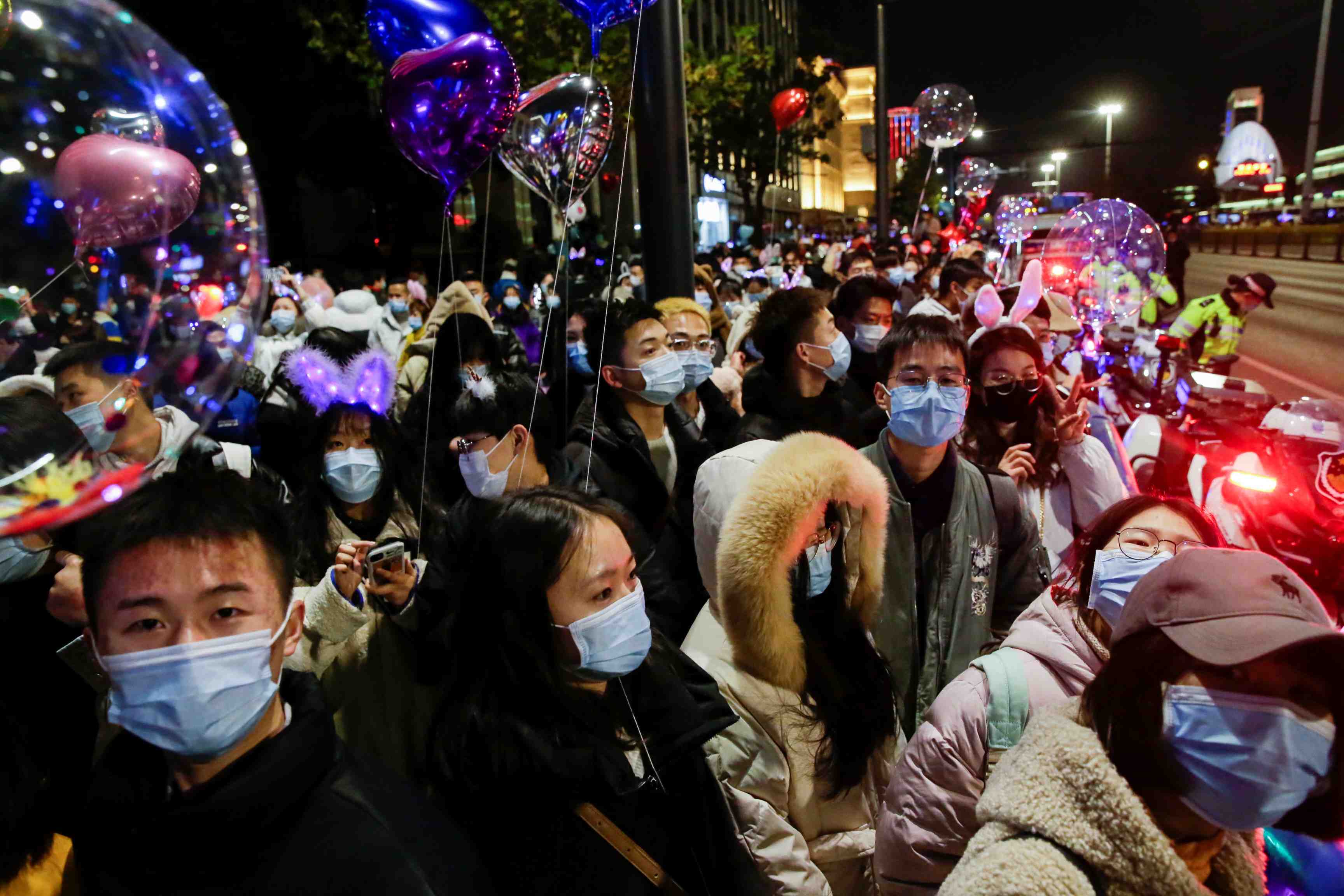Une foule a wuhan pour le reveillon