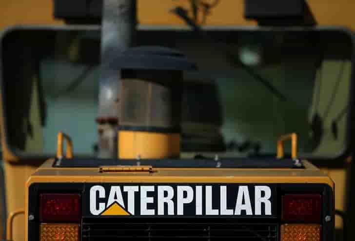 Caterpillar releve l'objectif de ca annuel; ca trimestriel +25%