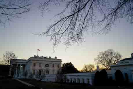 La maison blanche veut proteger les telecoms us de menaces comme huawei