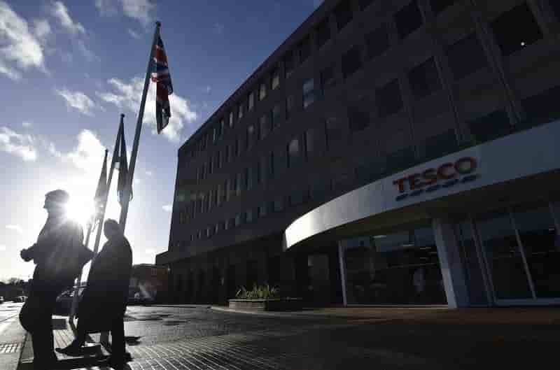 Chute du benefice de tesco au 1er semestre