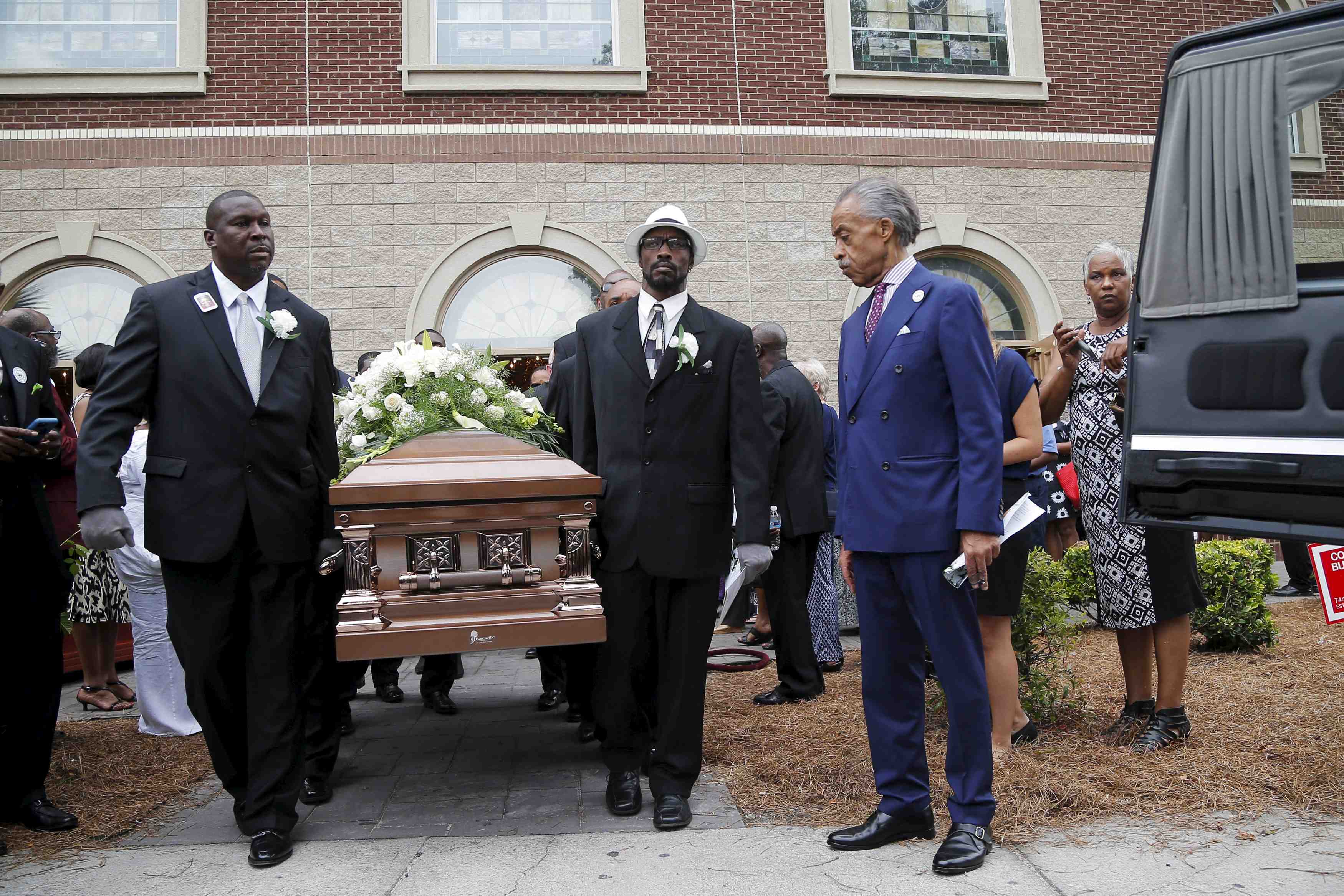 Les deux premieres victimes de la tuerie de charleston inhumees